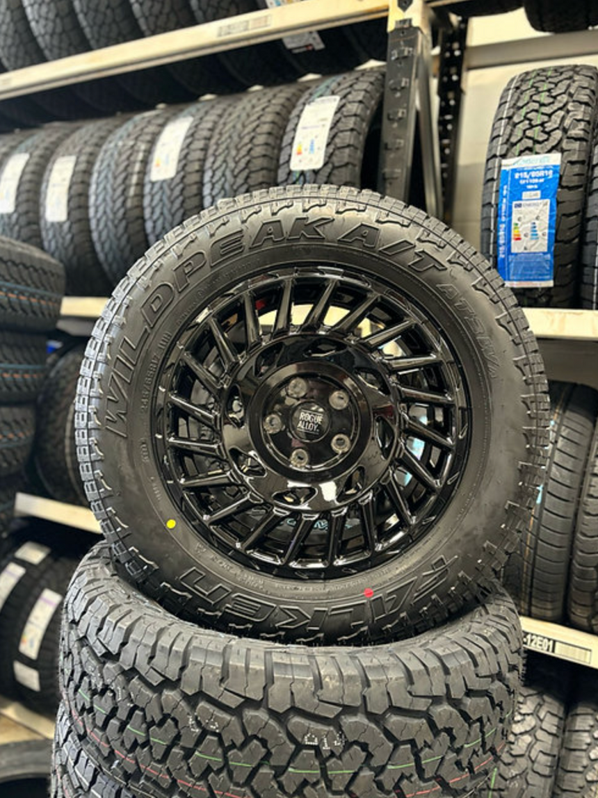 rogue-alloys-lc1-gloss-black-play-swamper-overland-play-dirty2.png