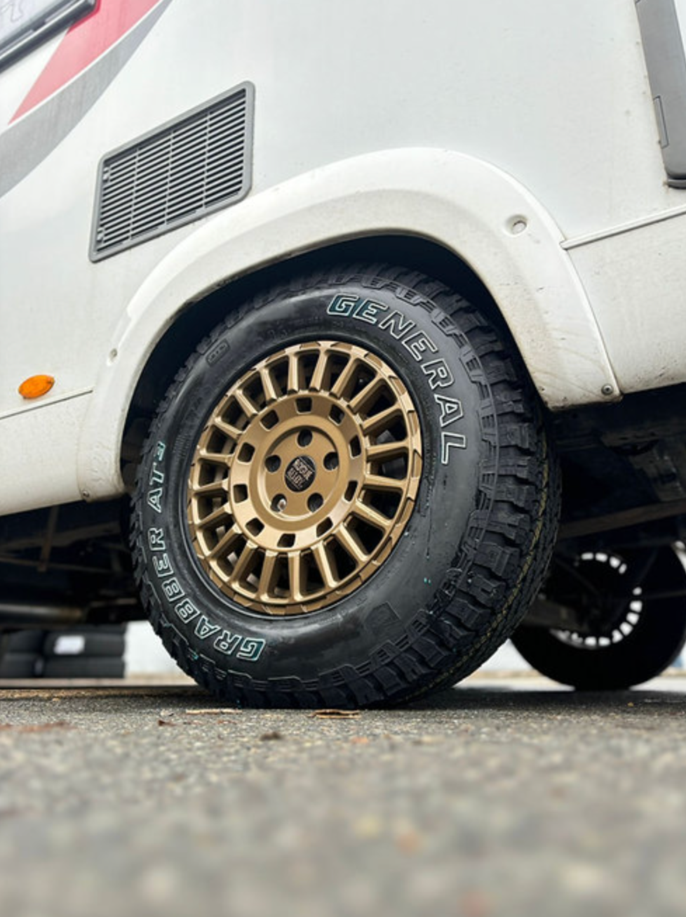 rogue-alloys-lcx-satin-bronze-play-swamper-overland-play-dirty4 2.png