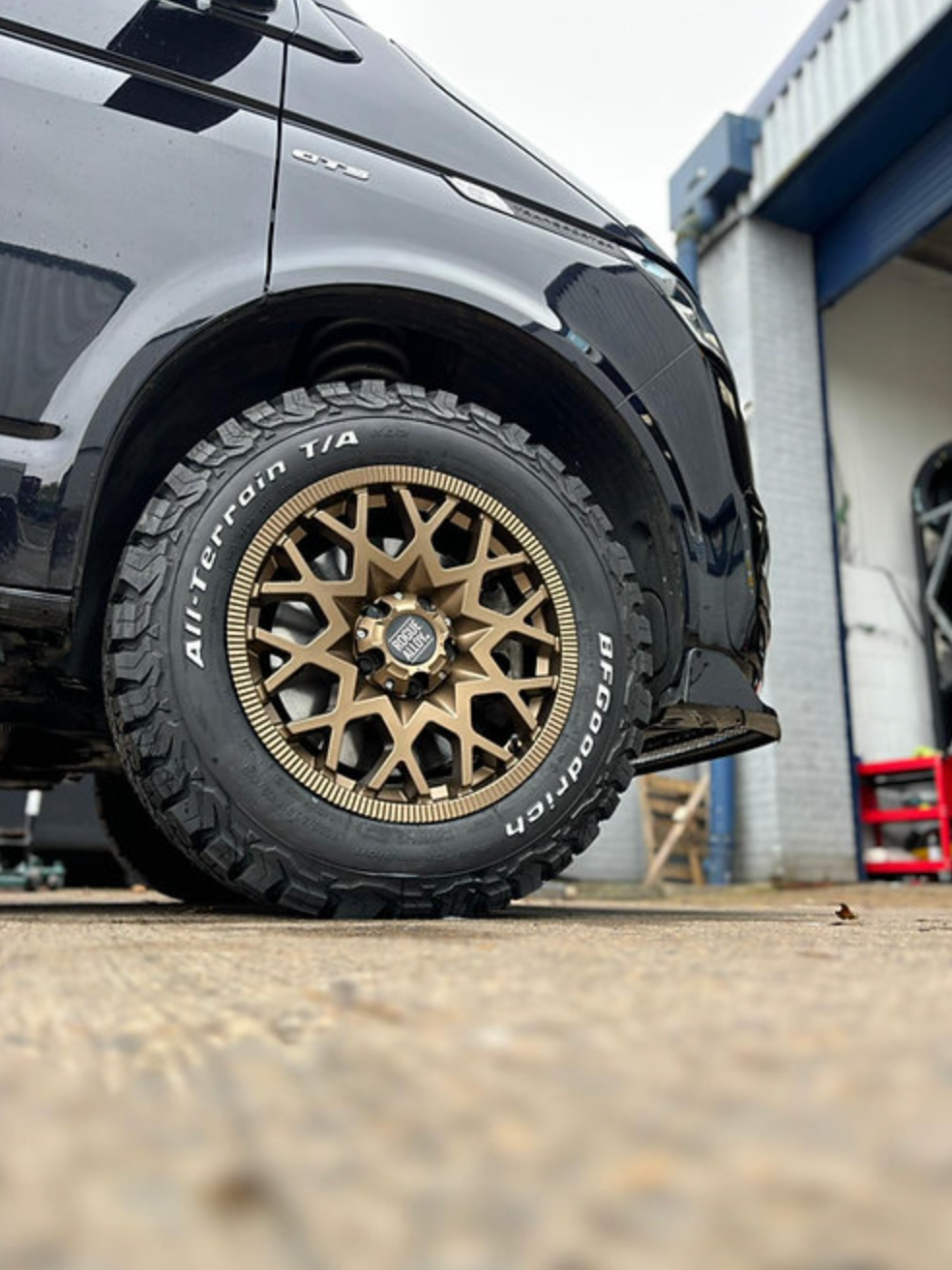 rogue-alloys-rollex-satin-bronze-play-swamper-overland-play-dirty5.png