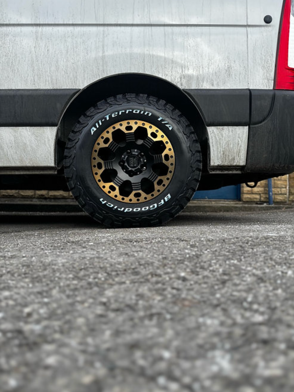 rogue-alloys-robust-satin-black-bronze-lip-play-swamper-overland-play-dirty4.png