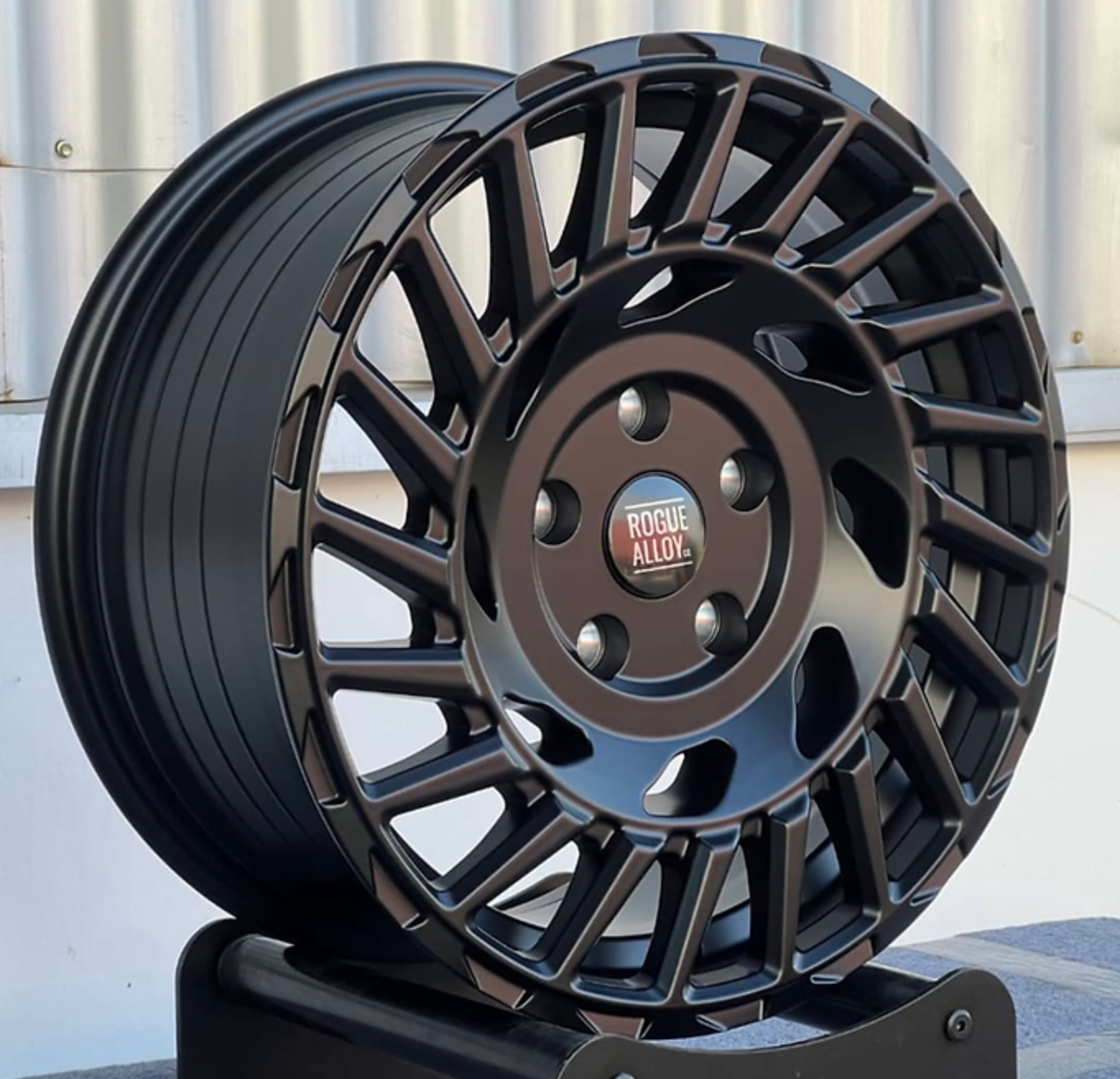 rogue-alloys-lc1-satin-black-play-swamper-overland-play-dirty2.png