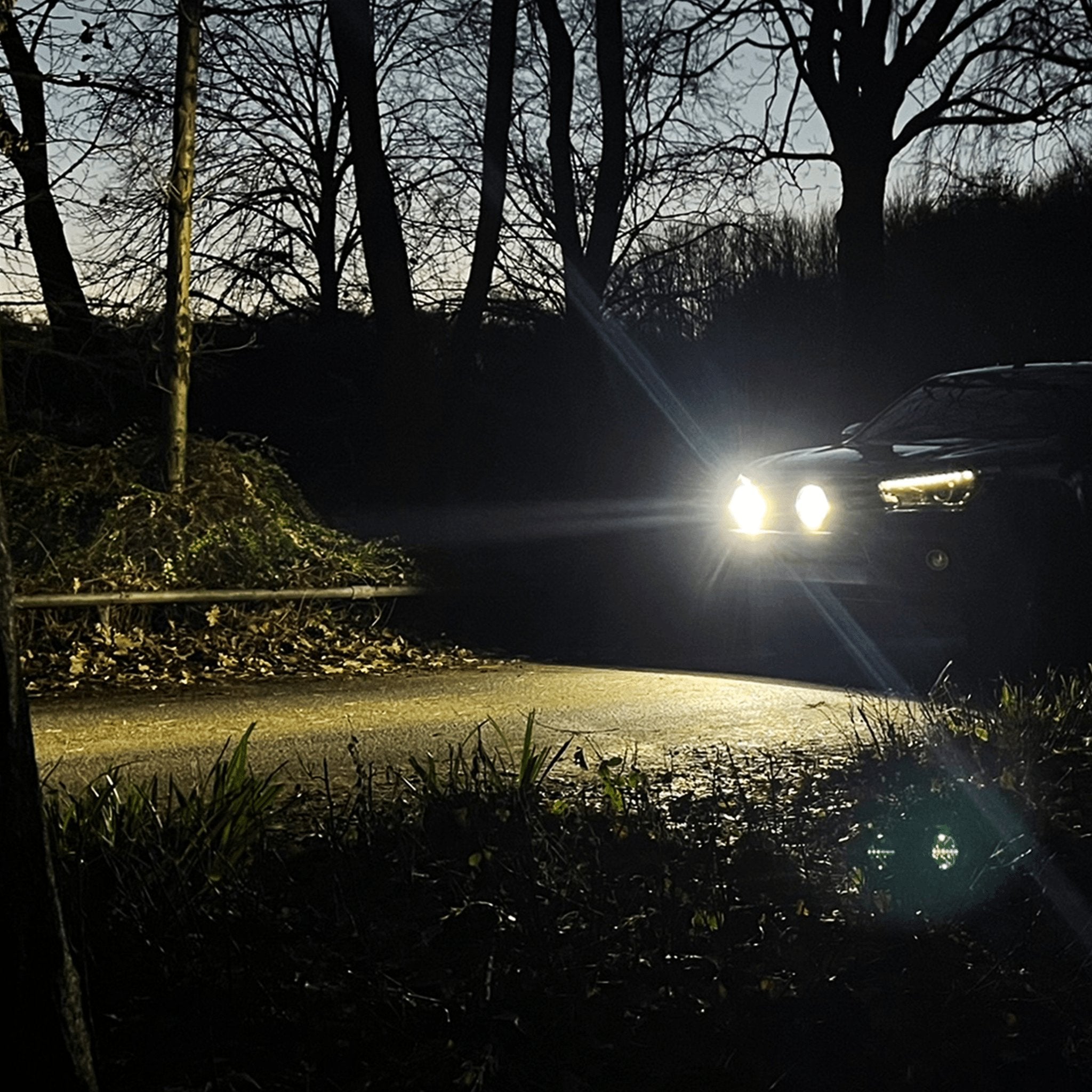 Stealth Toyota Hilux MK8 2015-2020 Twin 9″ Luminous LED Spot Light Kit – 15,874 Lumens