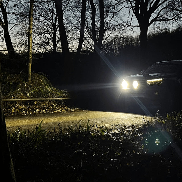 Stealth Toyota Hilux MK8 2015-2020 Twin 9″ Luminous LED Spot Light Kit – 15,874 Lumens