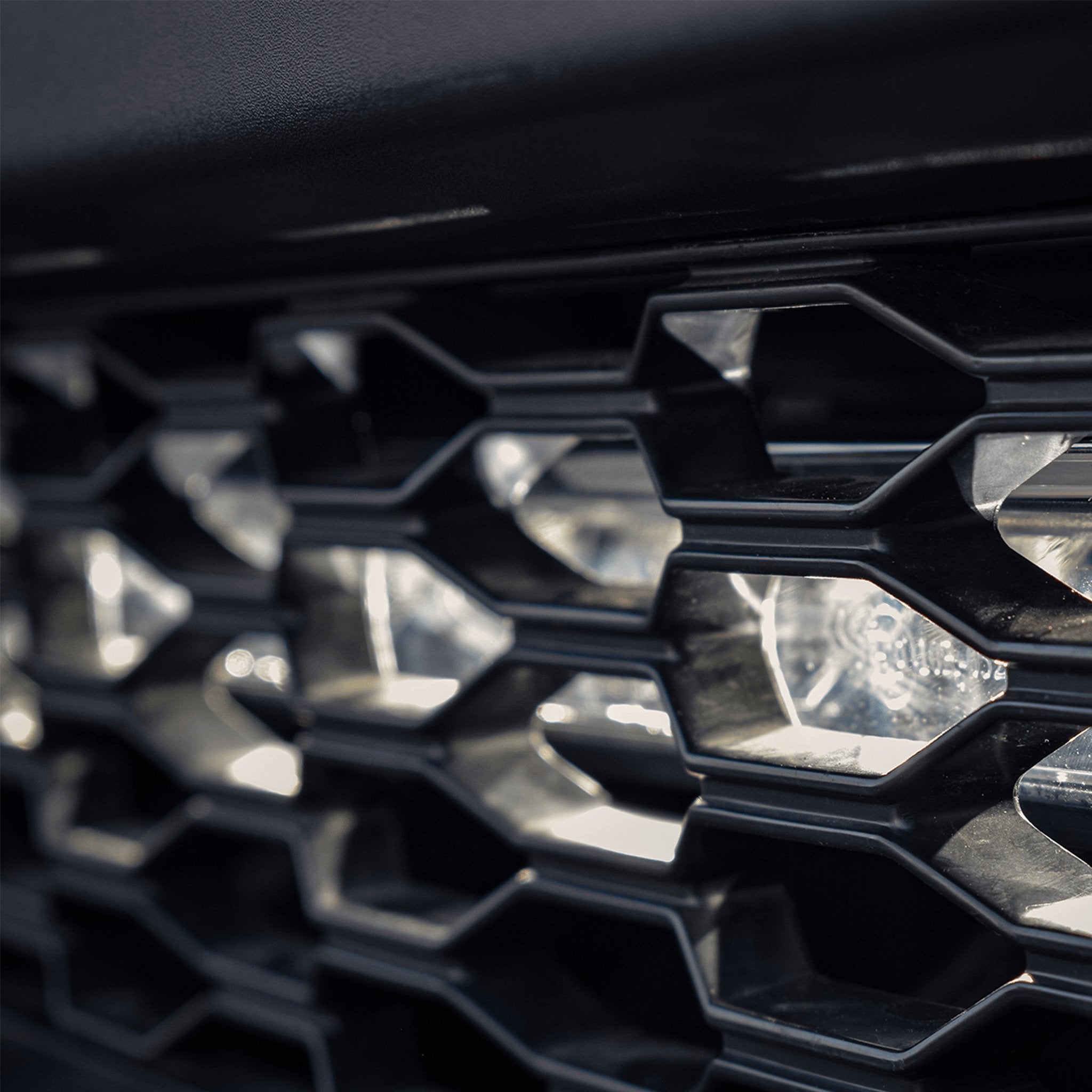 Stealth Suzuki Jimny 2018+ 20″ Luminous LED Integration Grille Kit – 8,400 Lumens