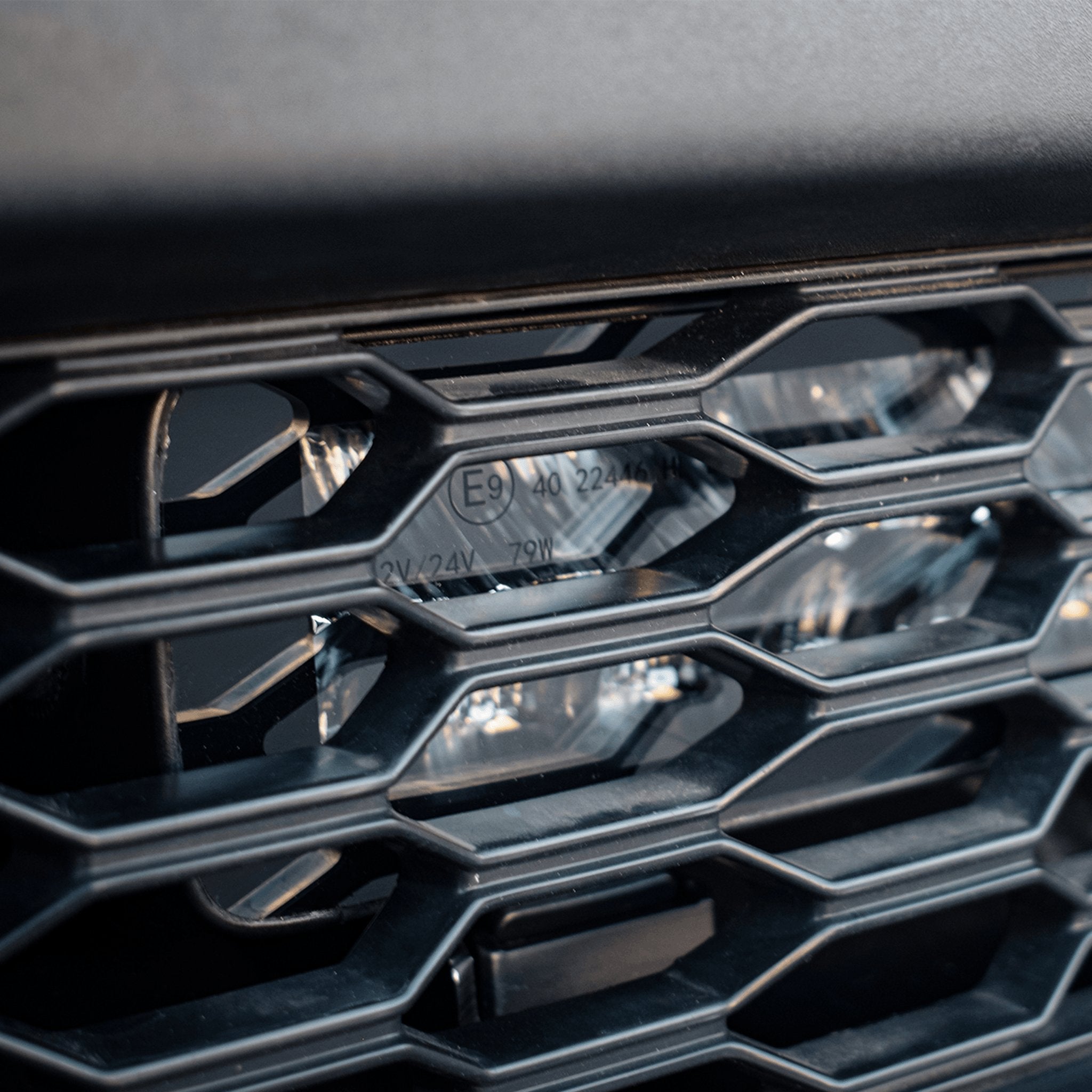 Stealth Suzuki Jimny 2018+ 21″ Luminous LED Integration Grille Kit – 16,800 Lumens