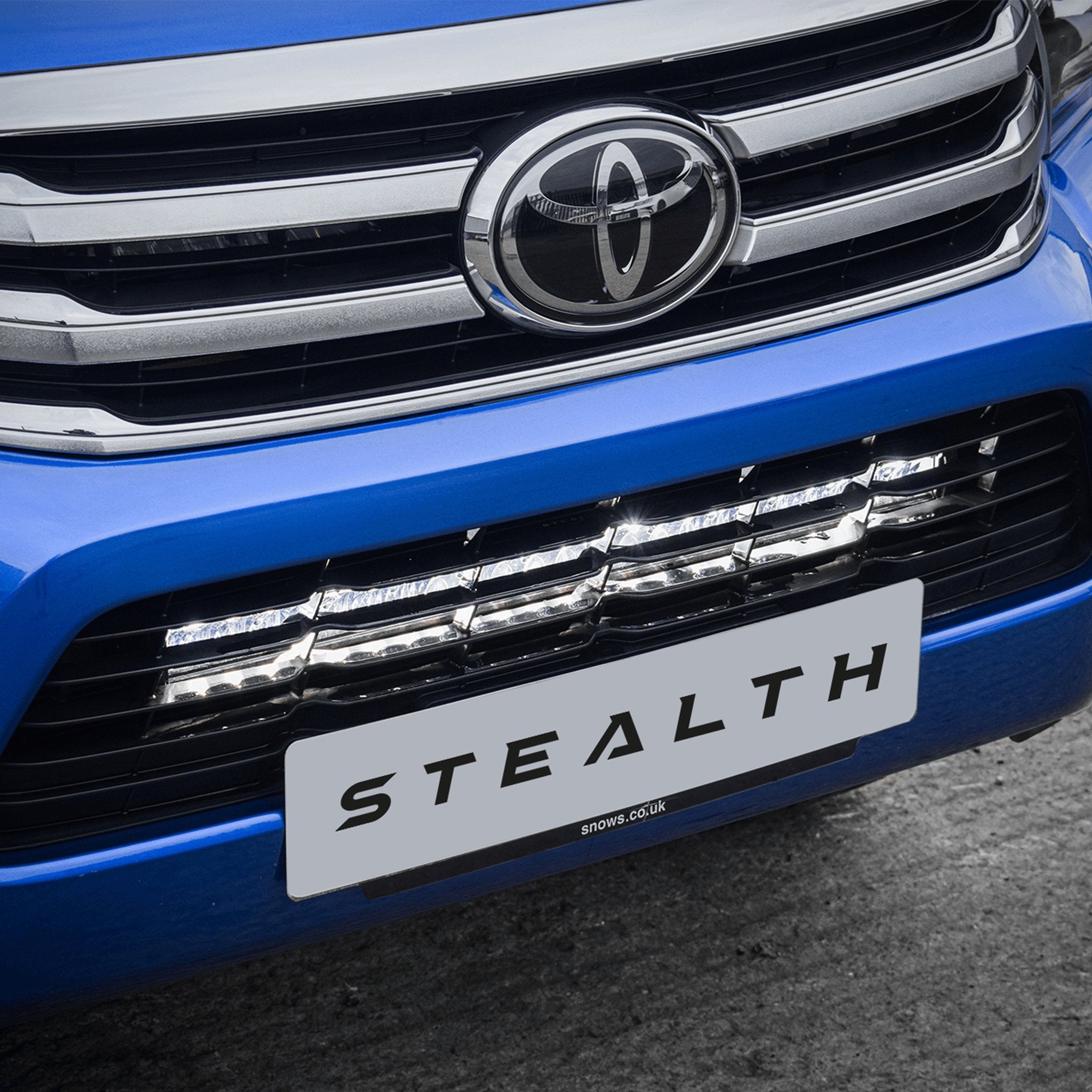 Stealth Toyota Hilux MK8 2015-2020 27″ Luminous LED Integration Grille Kit – 24,000 Lumens