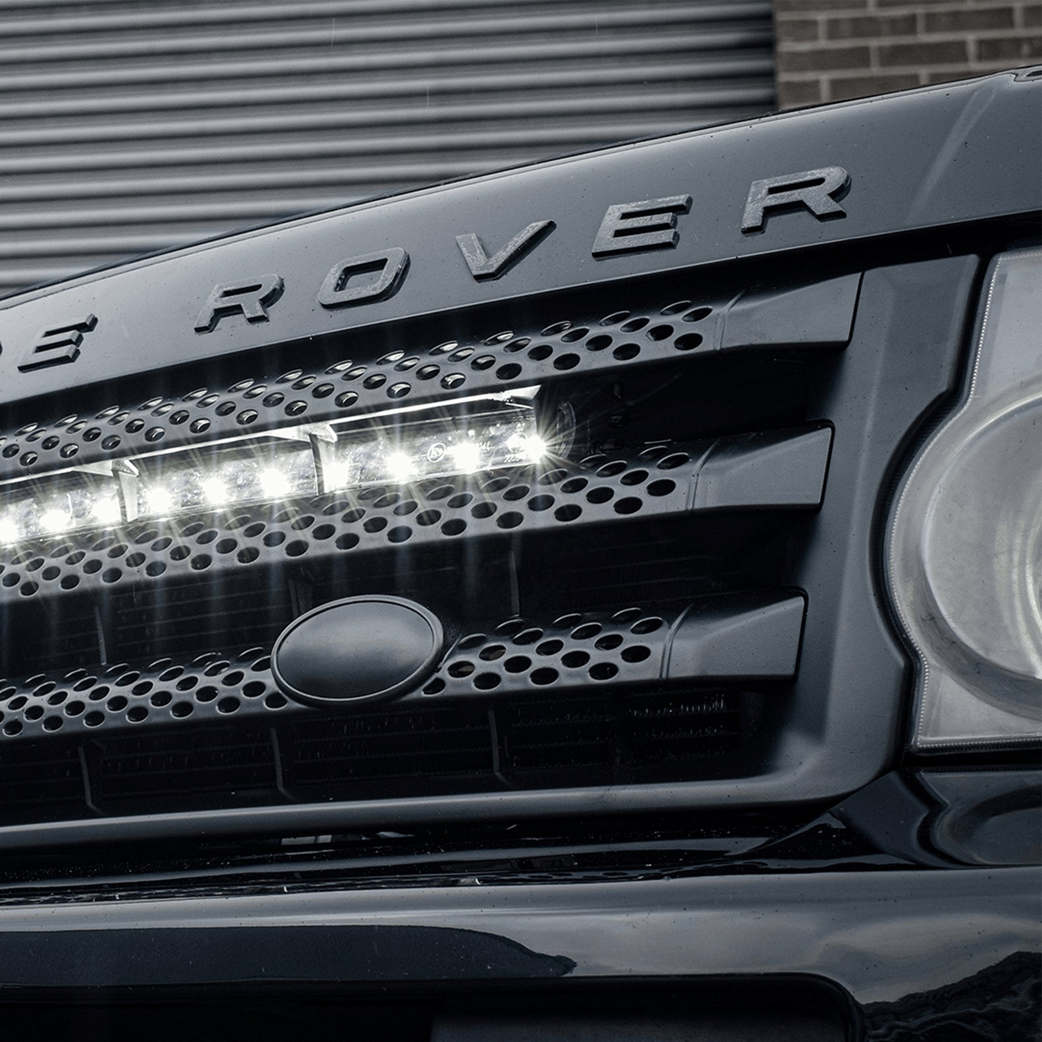 Stealth Range Rover Sport L320 2005-2009 20″ Luminous LED Integration Grille Kit – 8,400 Lumens