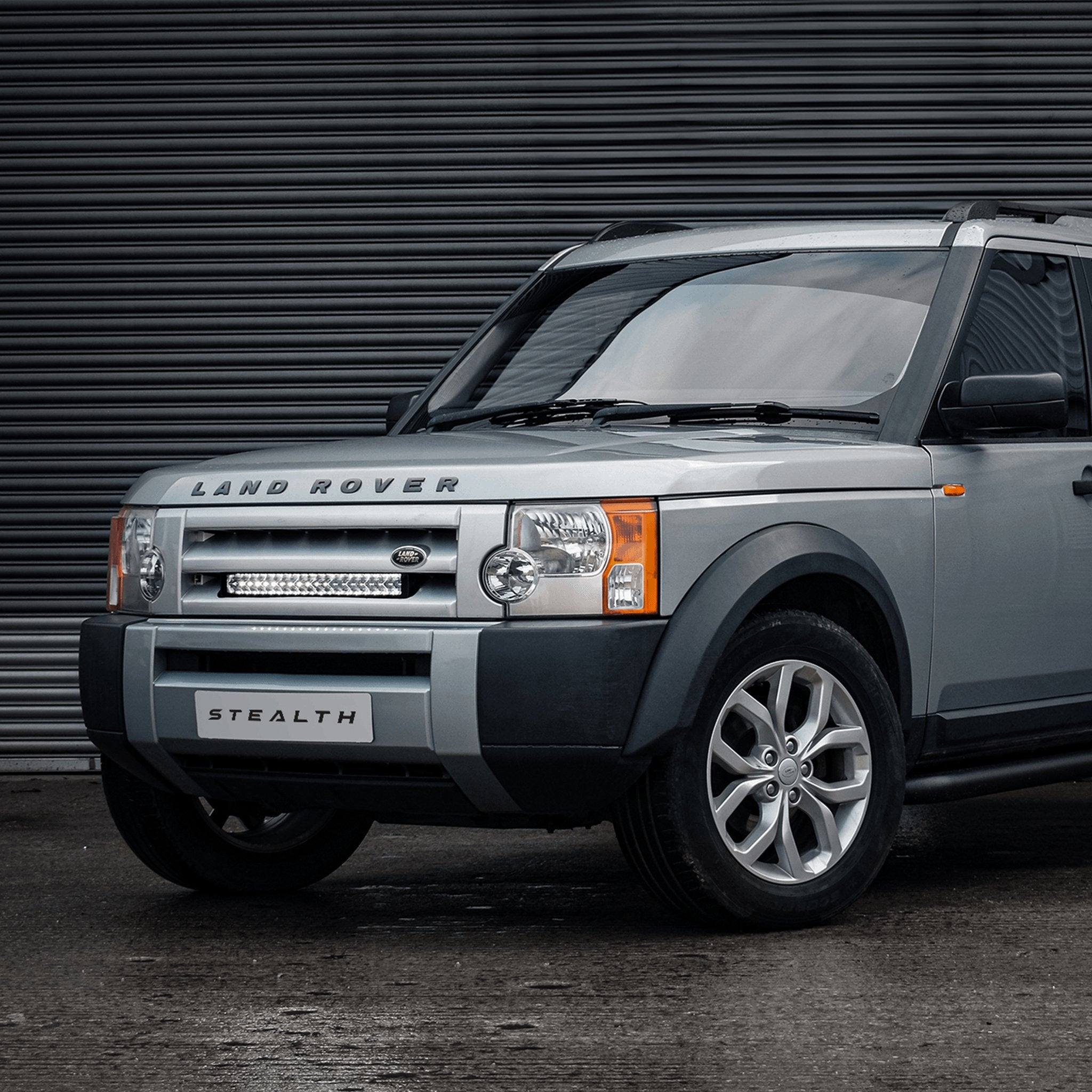 Stealth Land Rover Discovery 3 2004-2009 21″ Luminous LED Integration Grille Kit – 16,800 Lumens