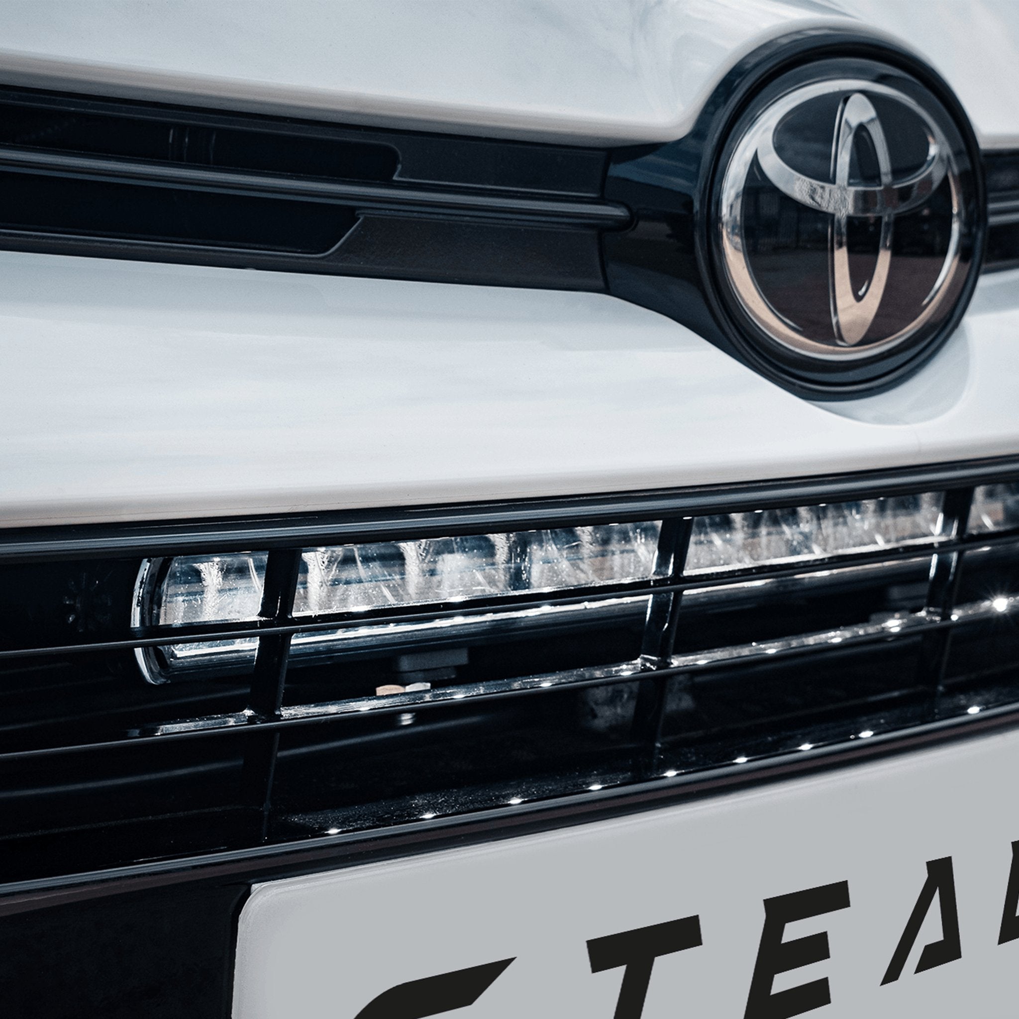 Stealth Toyota Yaris GR 20″ Luminous LED Integration Grille Kit – 8,400 Lumens