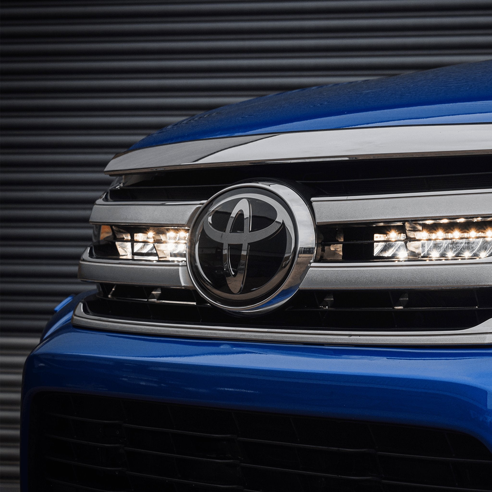 Stealth Toyota Hilux MK8 2015-2020 Twin 10″ Luminous LED Integration Grille Kit – 7,560 Lumens
