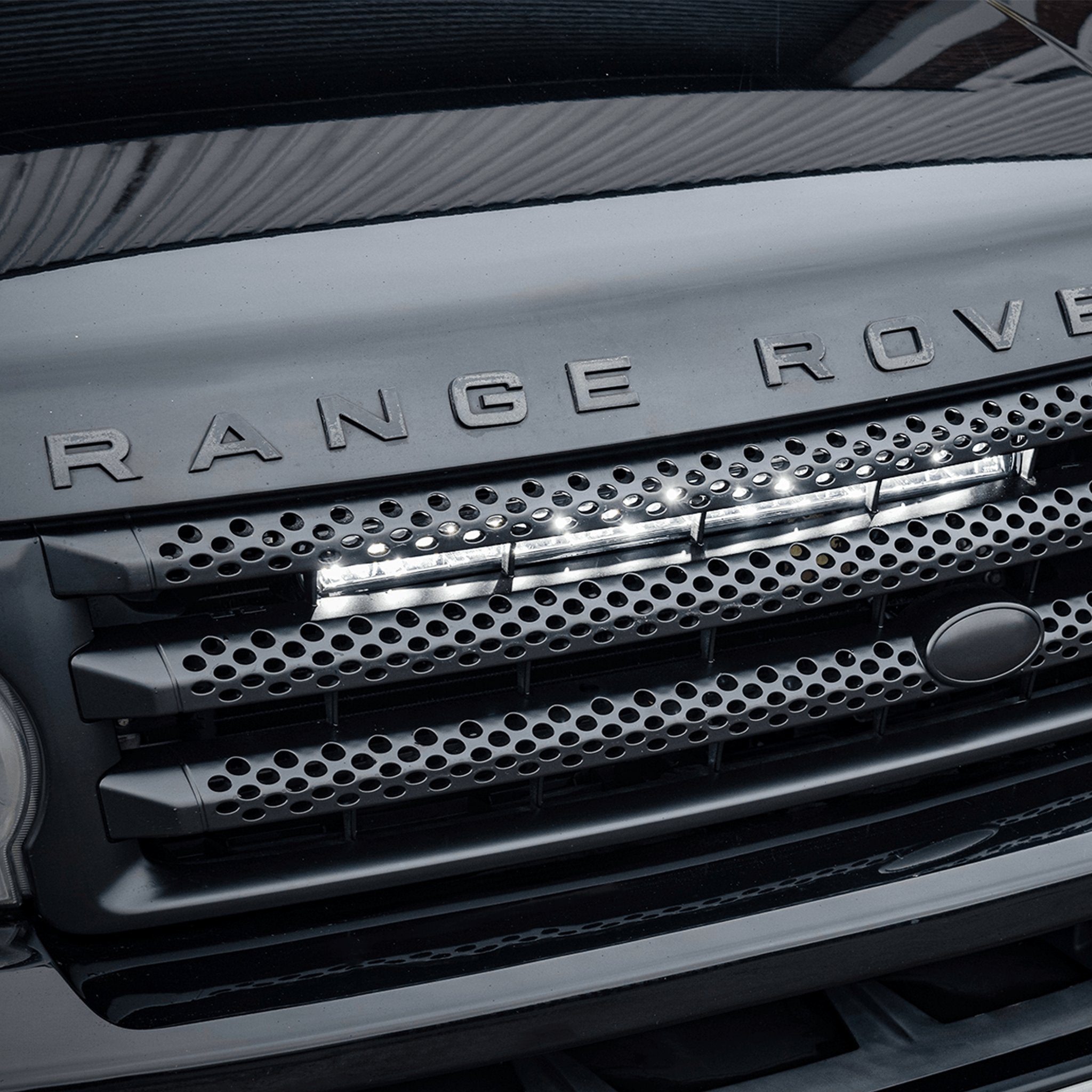 Stealth Range Rover Sport L320 2005-2009 20″ Luminous LED Integration Grille Kit – 8,400 Lumens