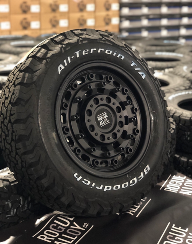rogue-alloys-cc1-satin-black-play-swamper-overland-play-dirty3.png