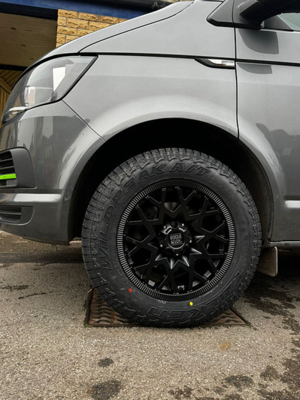 rogue-alloys-rollex-satin-black-play-swamper-overland-play-dirty4.png