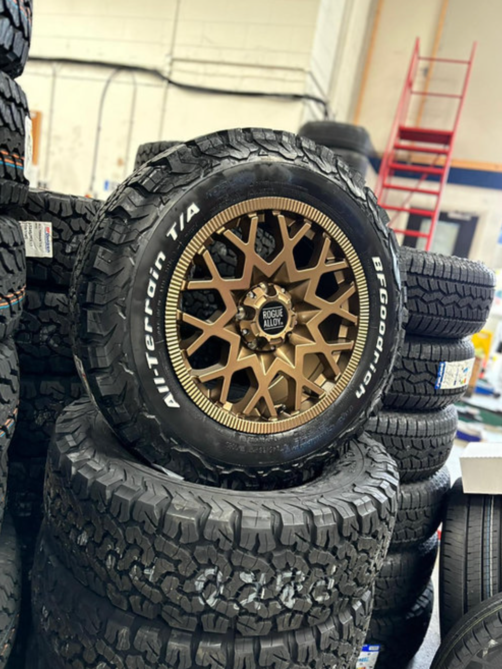 rogue-alloys-rollex-satin-bronze-play-swamper-overland-play-dirty3.png