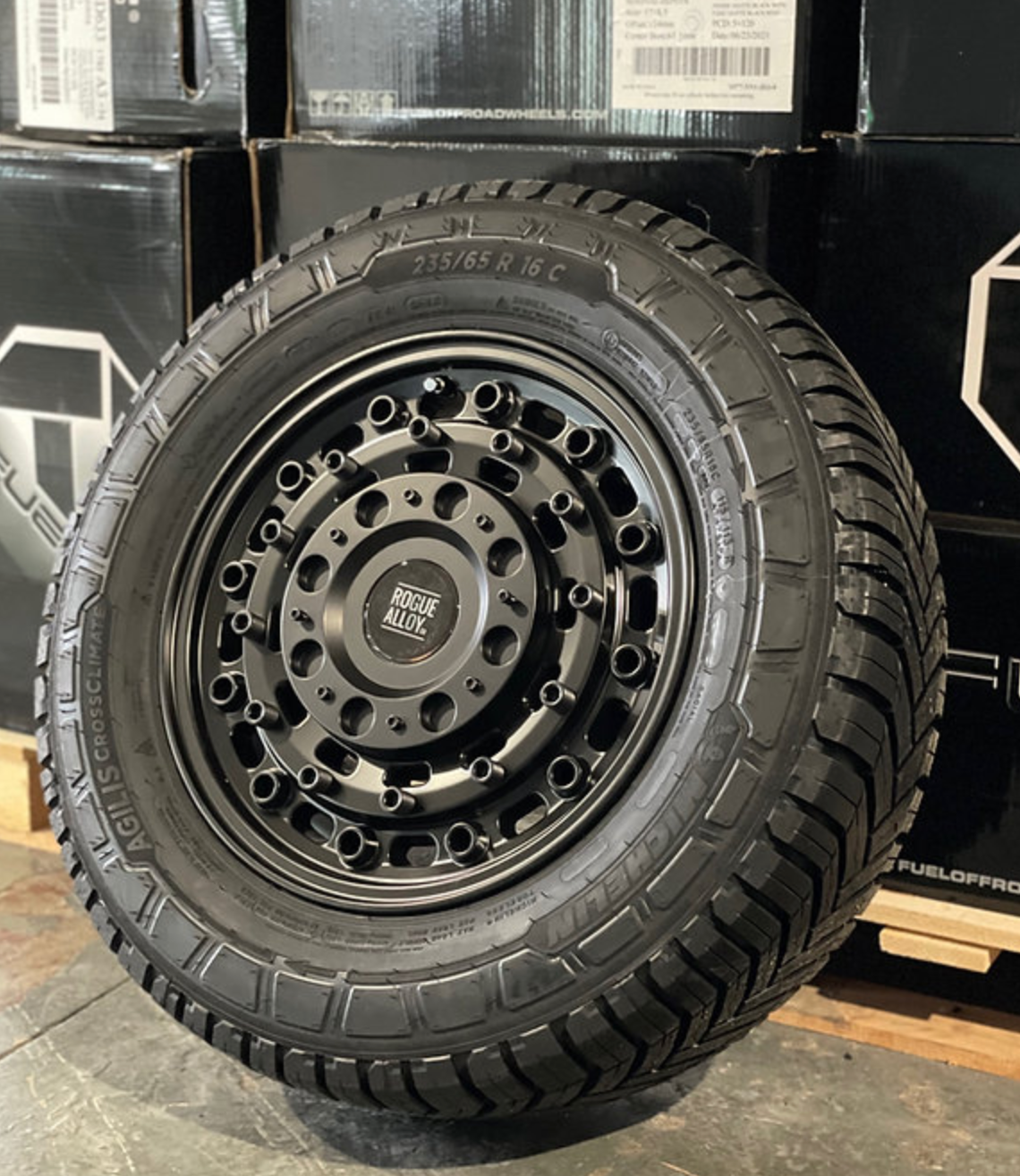 rogue-alloys-cc1-satin-black-play-swamper-overland-play-dirty1.png