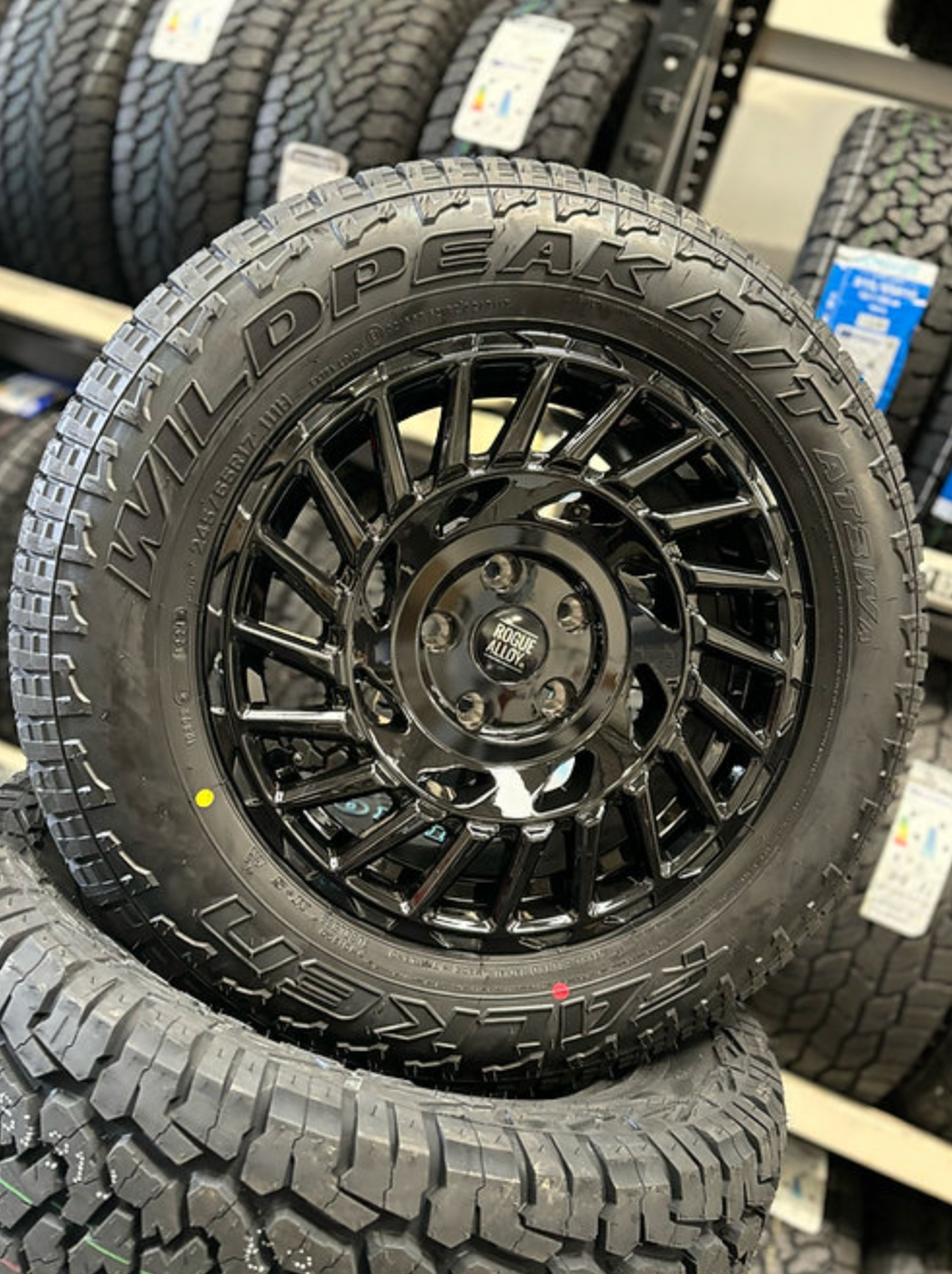 rogue-alloys-lc1-gloss-black-play-swamper-overland-play-dirty4.png