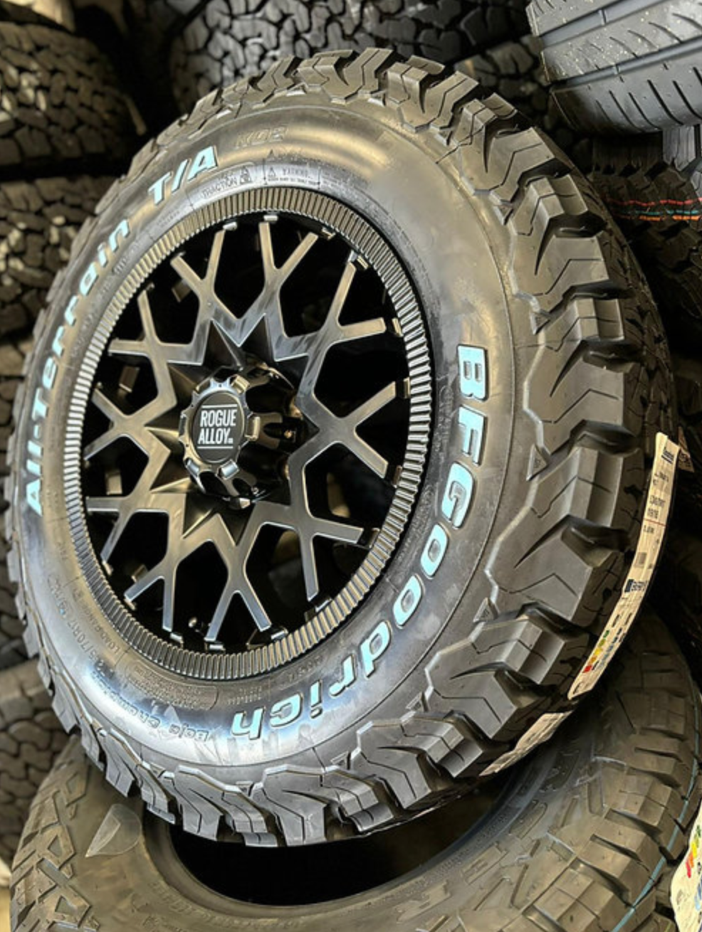 rogue-alloys-rollex-satin-black-play-swamper-overland-play-dirty1.png