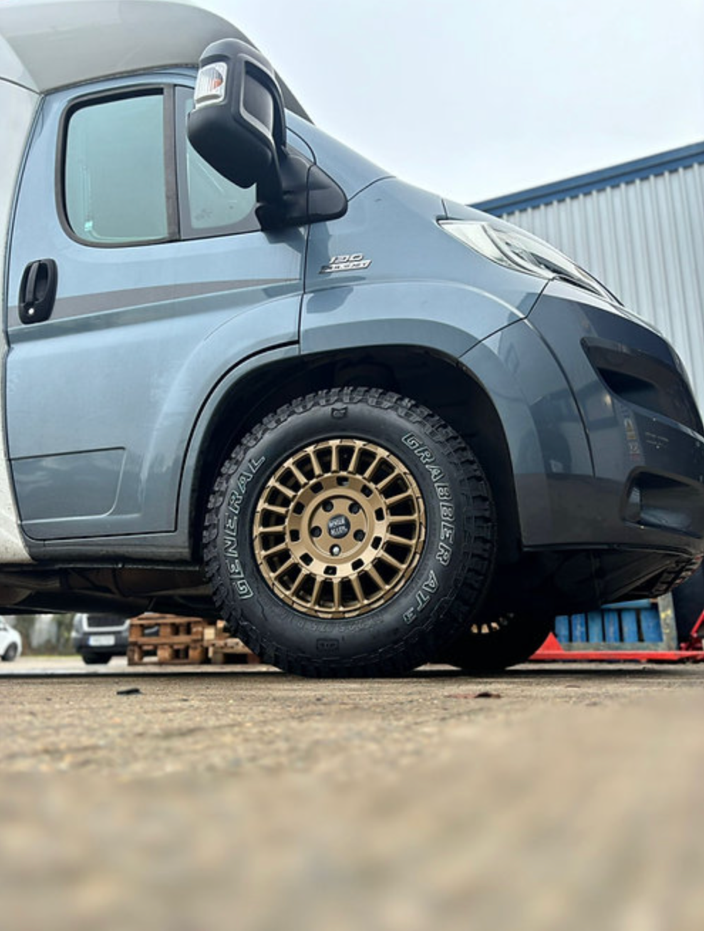 rogue-alloys-lcx-satin-bronze-play-swamper-overland-play-dirty3 2.png