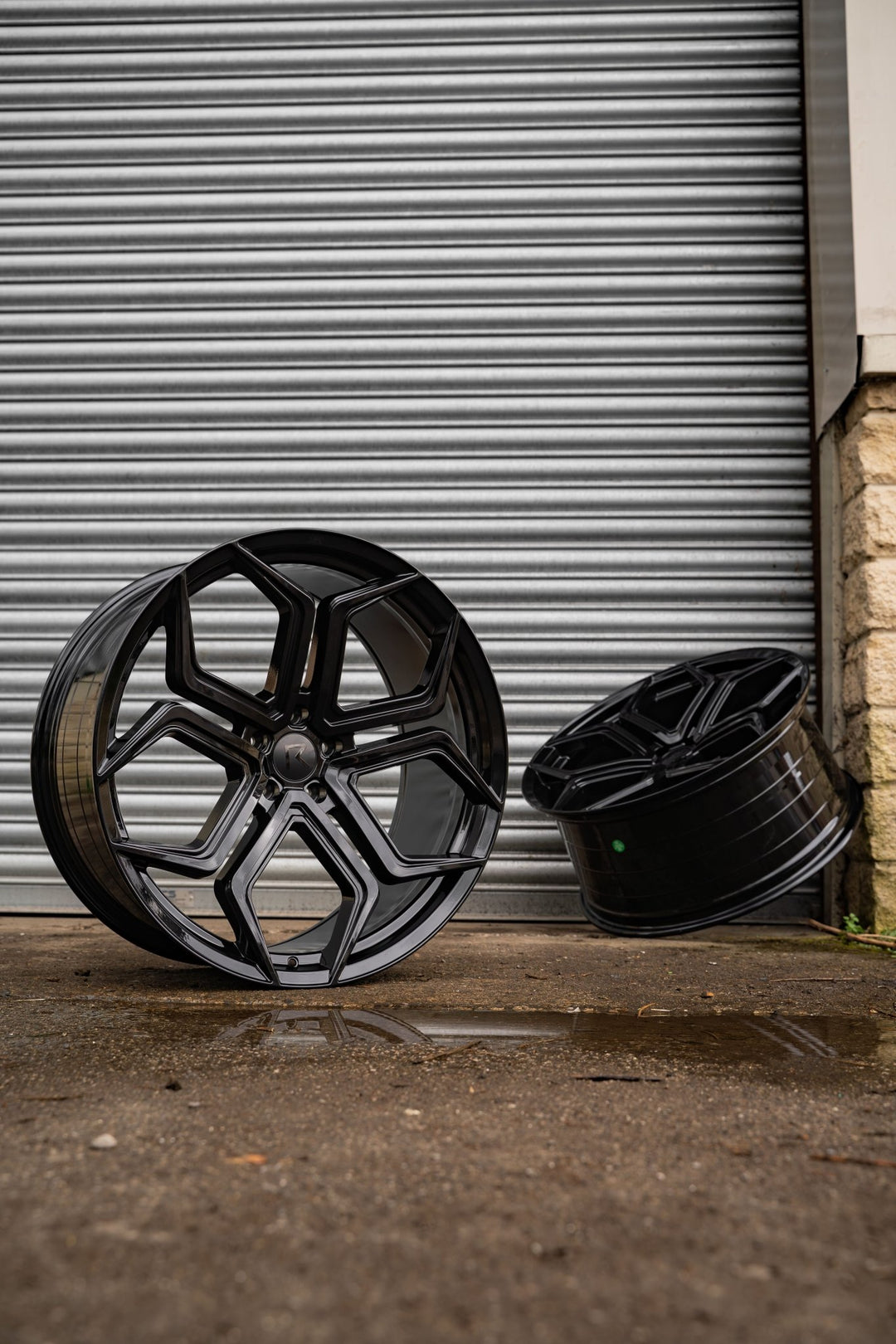 RIVIERA RF7 - GLOSS BLACK Automotive Rims & Wheels Play Dirty   