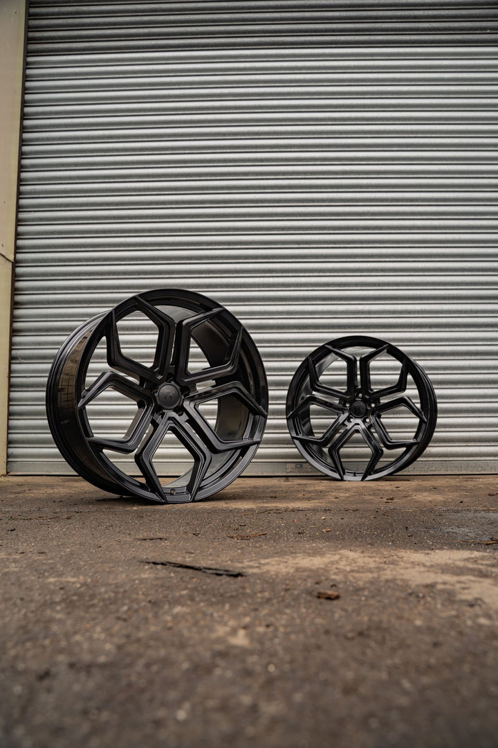 RIVIERA RF7 - GLOSS BLACK Automotive Rims & Wheels Play Dirty   