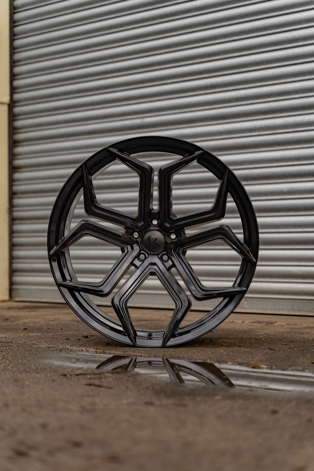 RIVIERA RF7 - GLOSS BLACK Automotive Rims & Wheels Play Dirty   