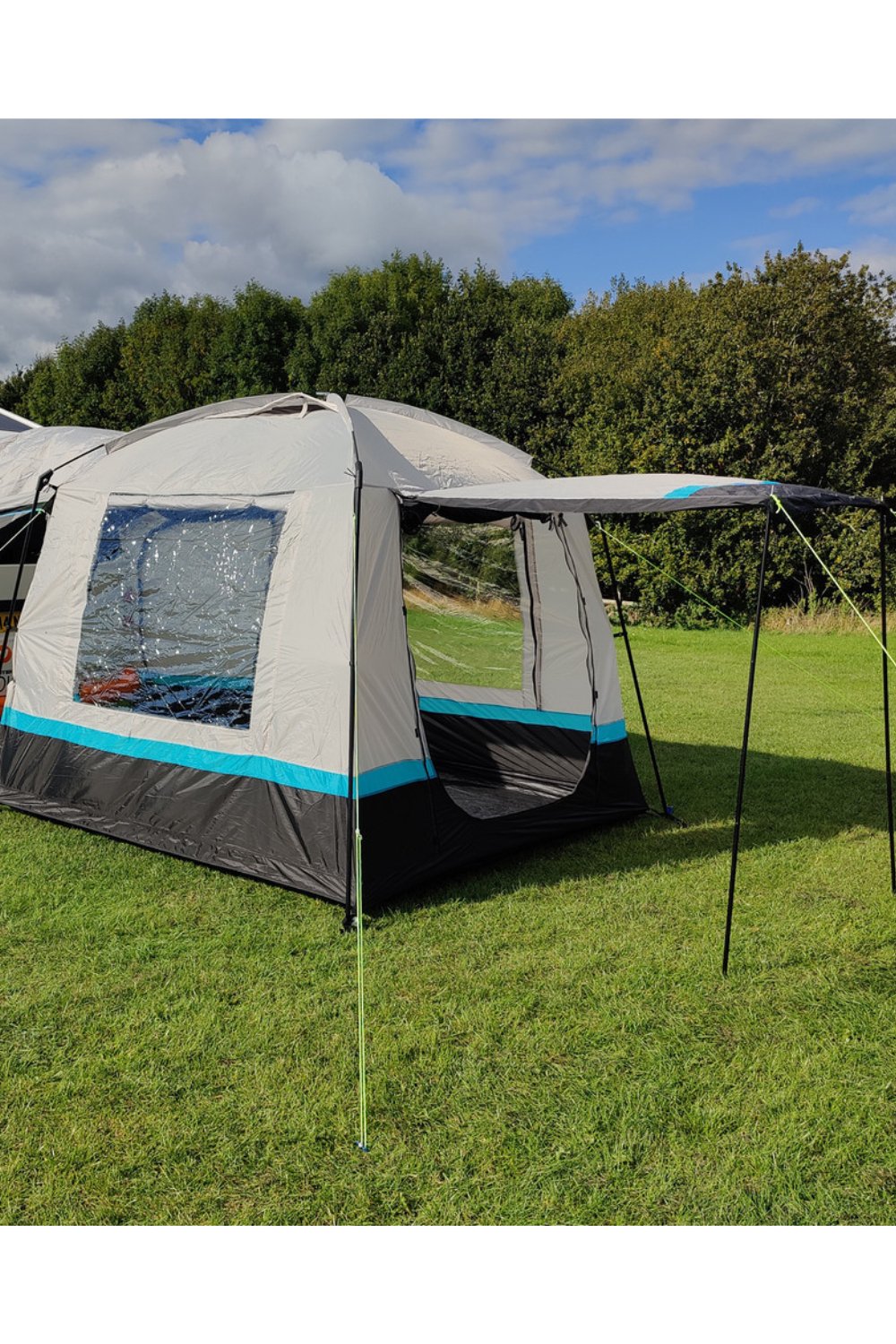 Snug Tailgate Poled Awning