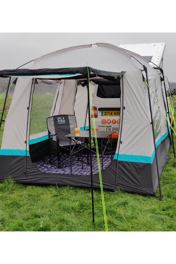 Snug Tailgate Poled Awning