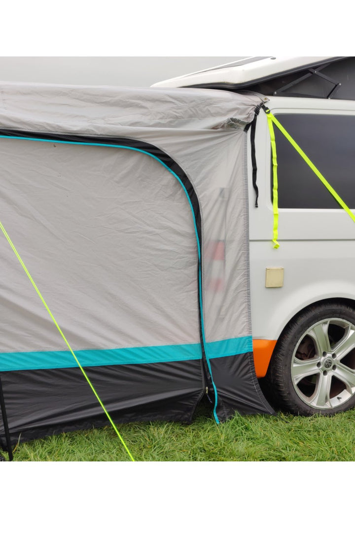 Snug Tailgate Poled Awning