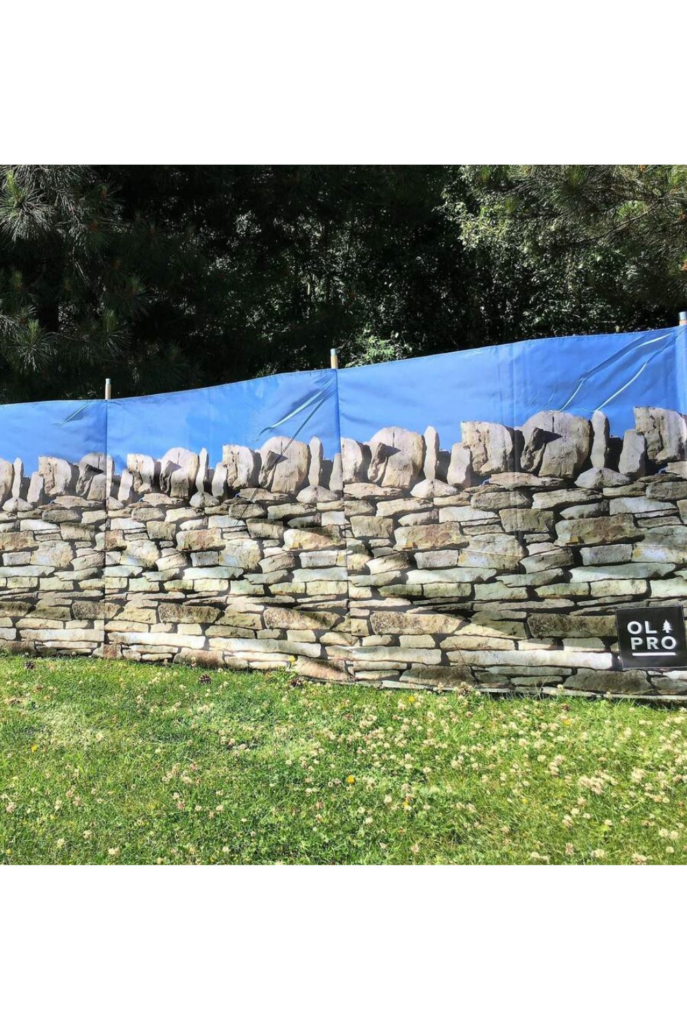 Stone Wall 5 Pole Windbreak (Wooden poles)