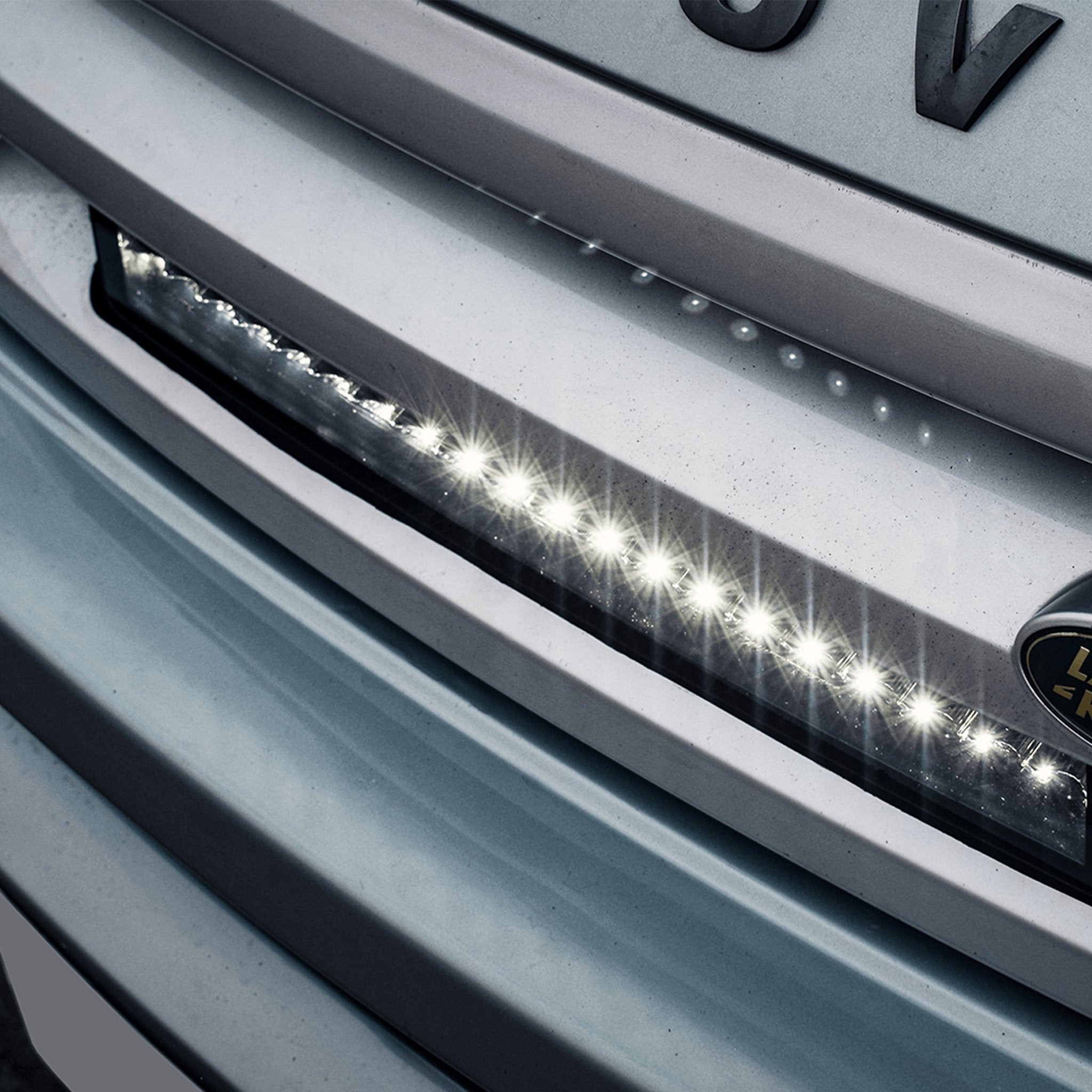 Stealth Land Rover Discovery 3 2004-2009 21″ Luminous LED Integration Grille Kit – 16,800 Lumens