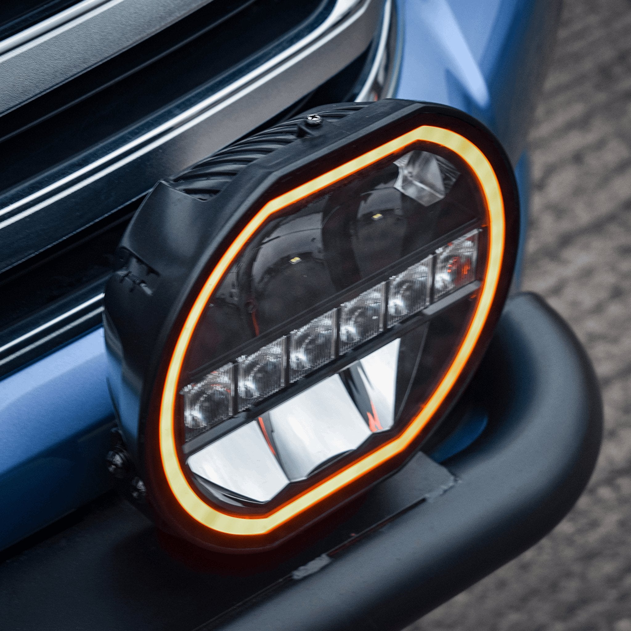 Stealth Toyota Hilux MK8 2015-2020 Twin 9″ Luminous LED Spot Light Kit – 15,874 Lumens