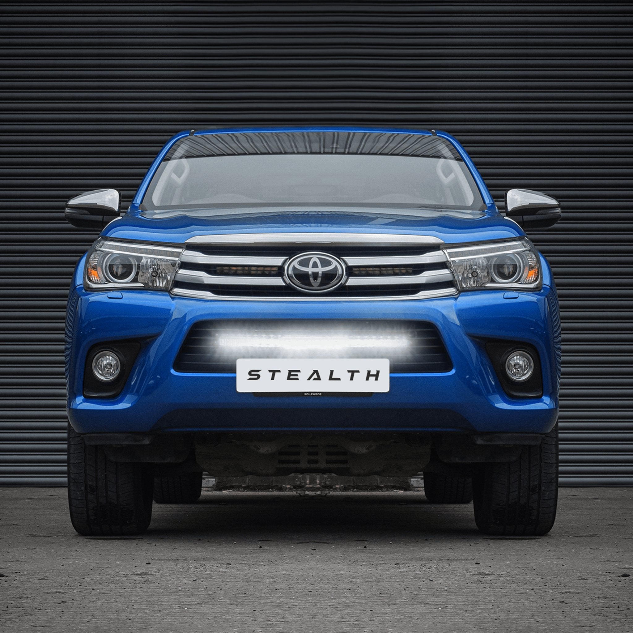 Stealth Toyota Hilux MK8 2015-2020 27″ Luminous LED Integration Grille Kit – 24,000 Lumens
