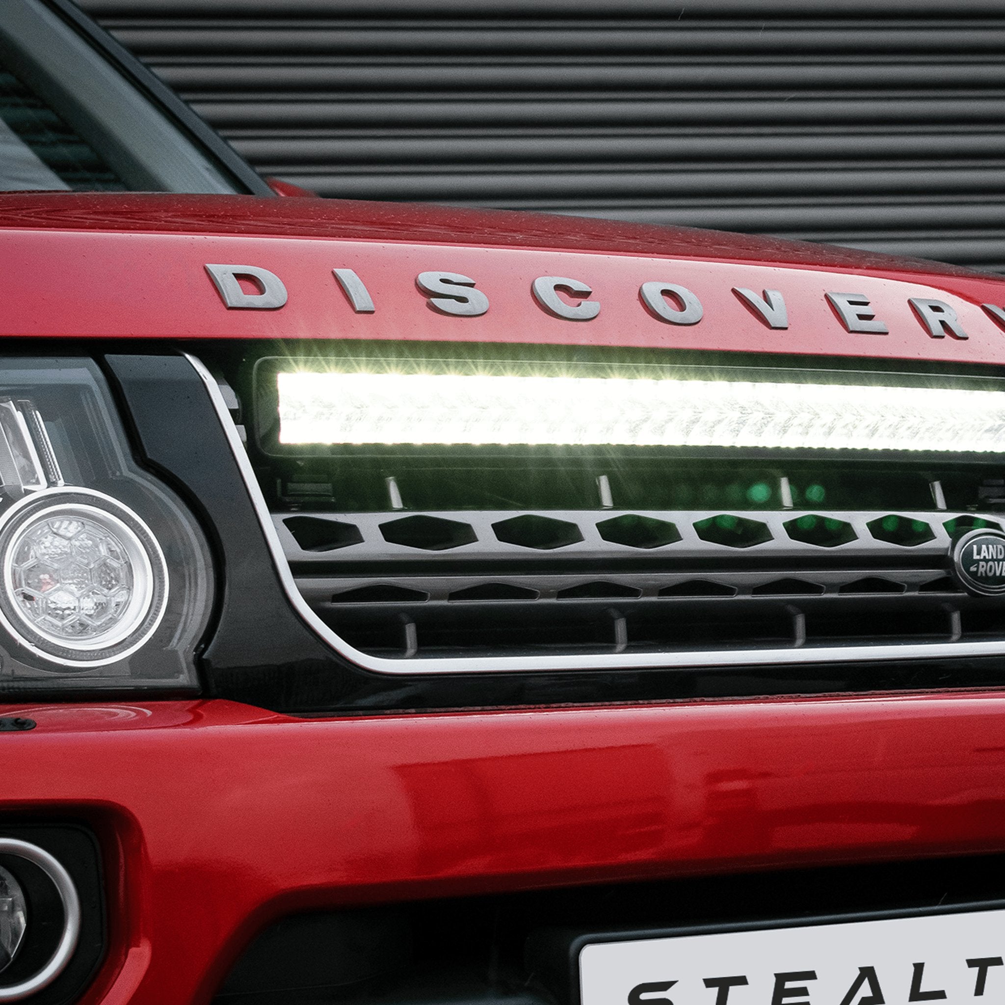Stealth Land Rover Discovery 4.5 2013-2016 30″ Luminous LED Integration Grille Kit – 25,200 Lumens