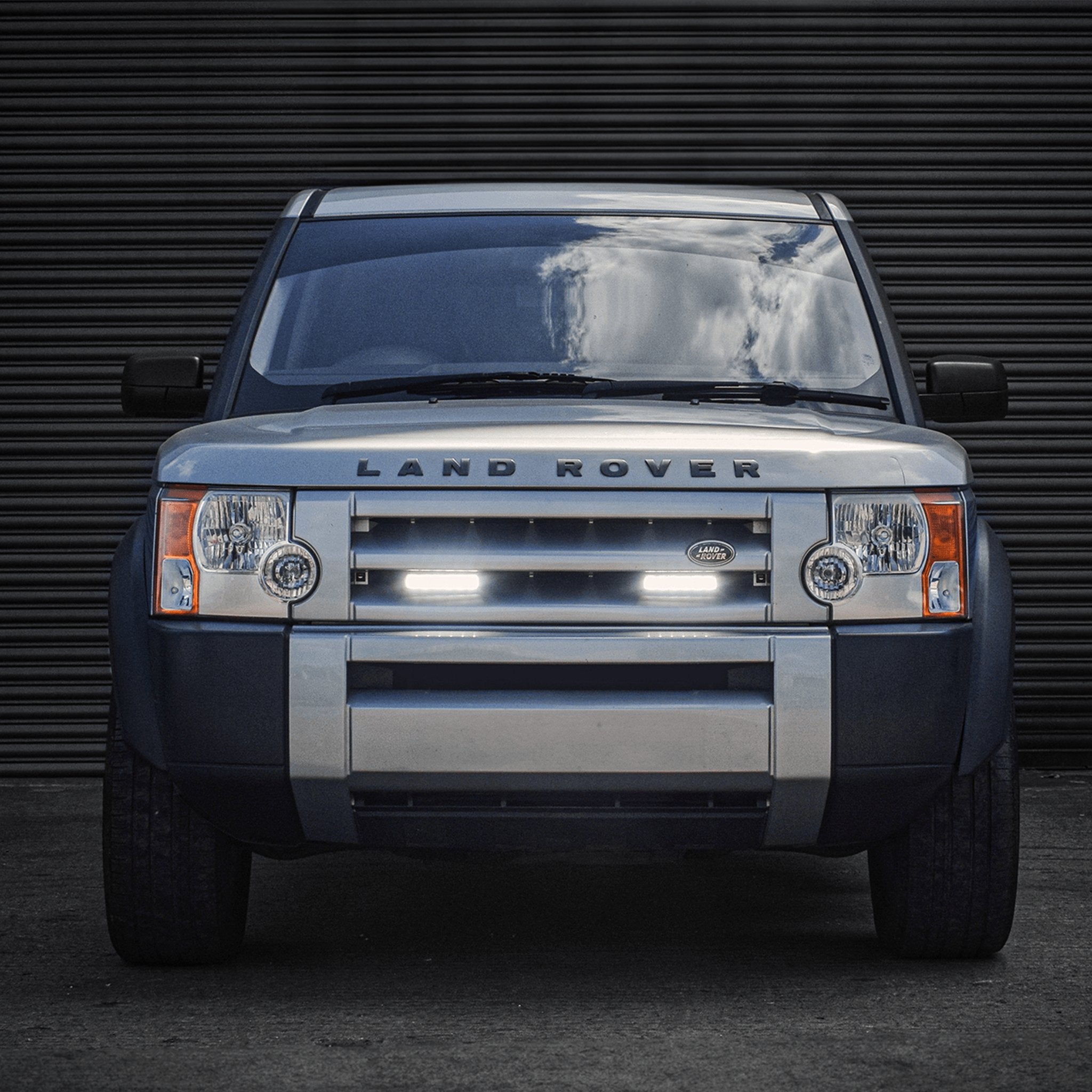 Stealth Land Rover Discovery 3 2004-2009 Twin 6″ Luminous LED Integration Grille Kit – 5,760 Lumens