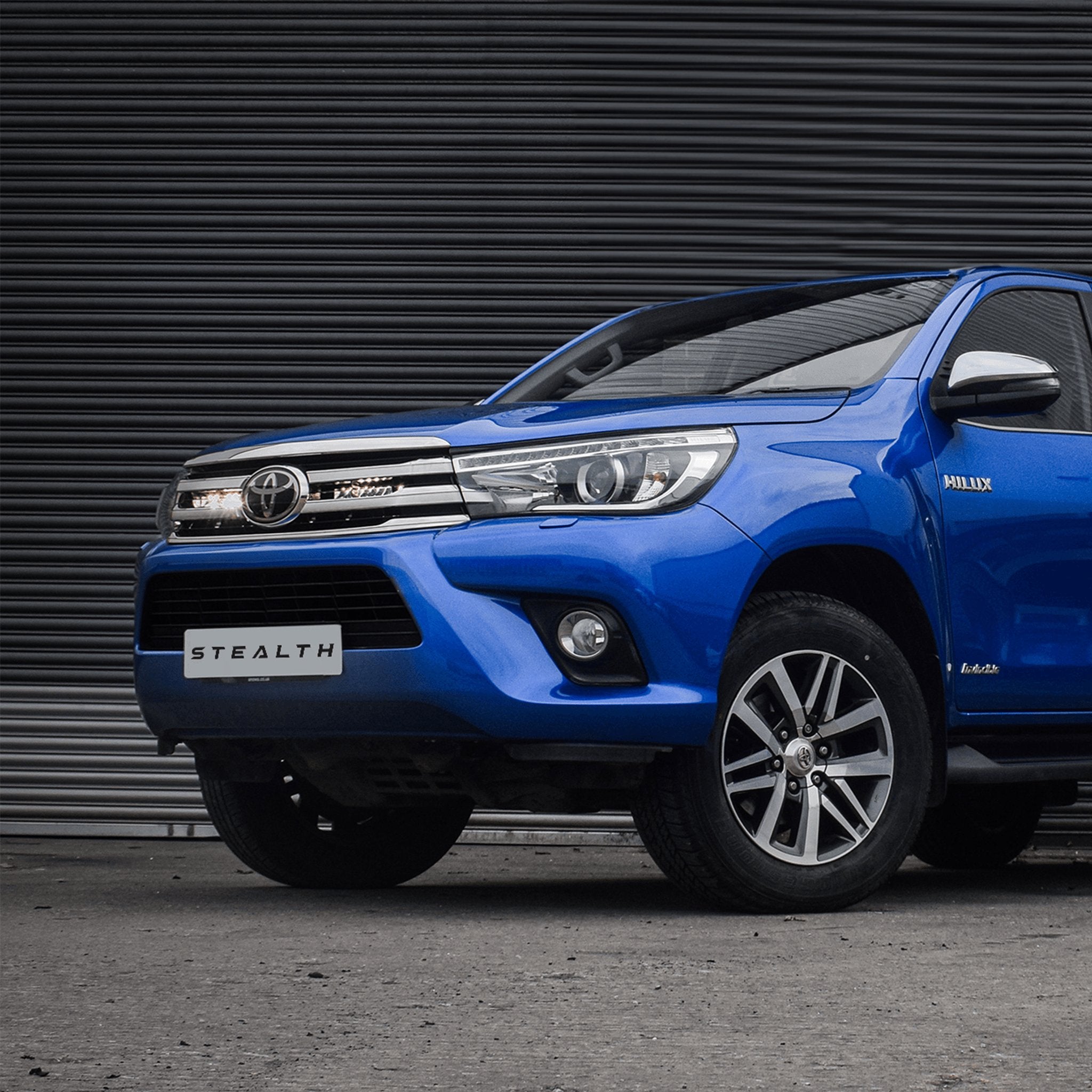 Stealth Toyota Hilux MK8 2015-2020 Twin 10″ Luminous LED Integration Grille Kit – 7,560 Lumens