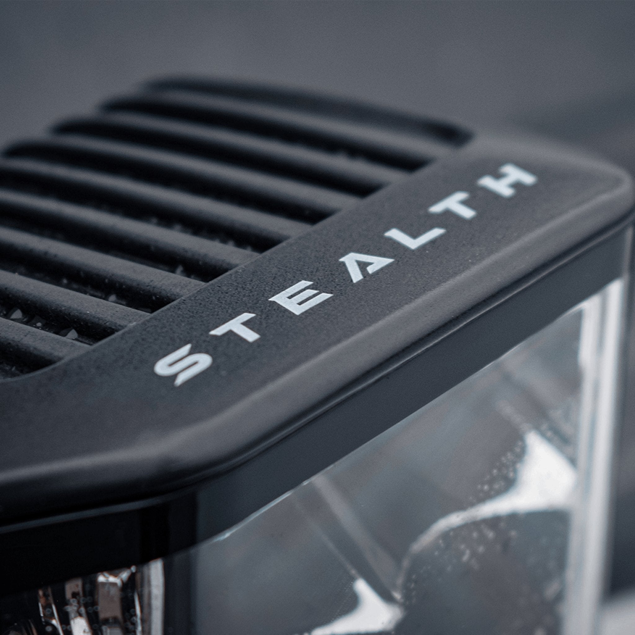 Stealth Land Rover Discovery 3 2004-2009 Twin 4″ Dark Force LED Bonnet Kit – 16,800 Lumens