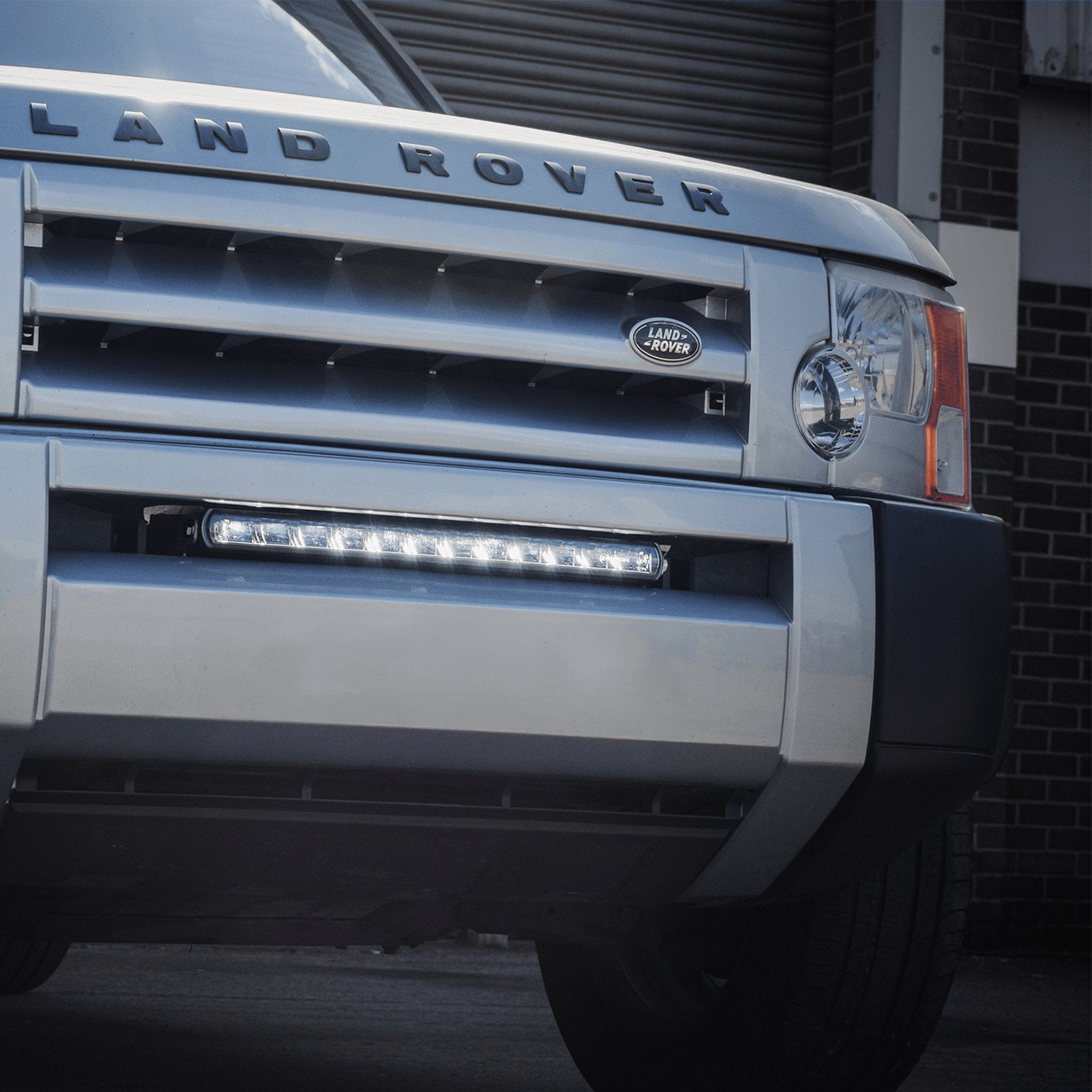 Stealth Land Rover Discovery 3 2004-2009 20″ Luminous LED Integration Grille Kit – 8,400 Lumens