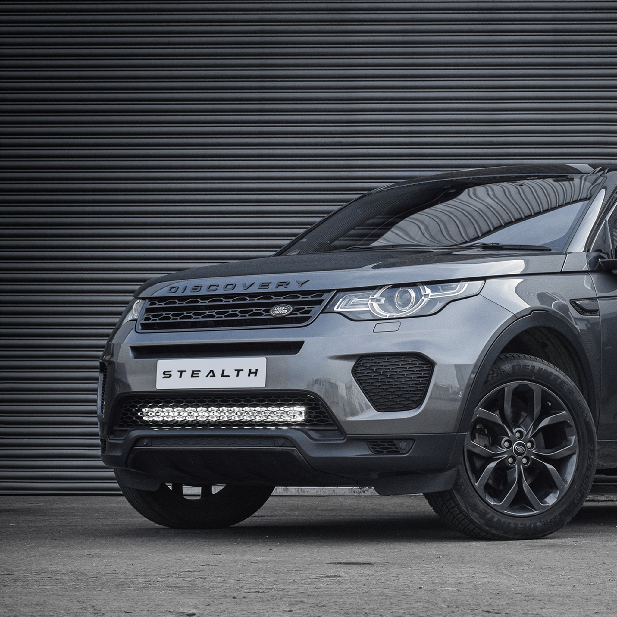 Stealth Land Rover Discovery Sport 2014-2019 30″ Luminous LED Integration Grille Kit – 25,200 Lumens