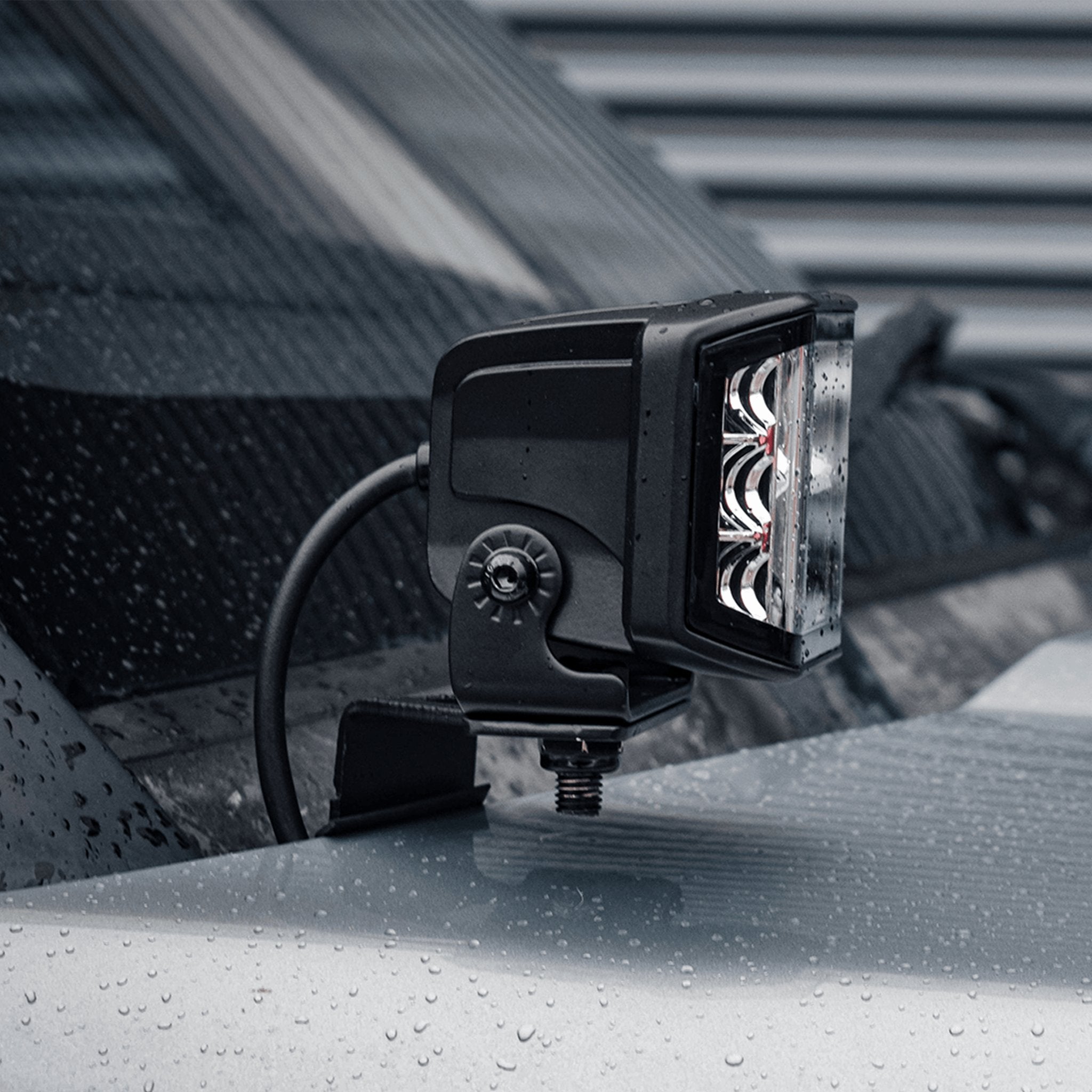 Stealth Land Rover Discovery 3 2004-2009 Twin 4″ Dark Force LED Bonnet Kit – 16,800 Lumens