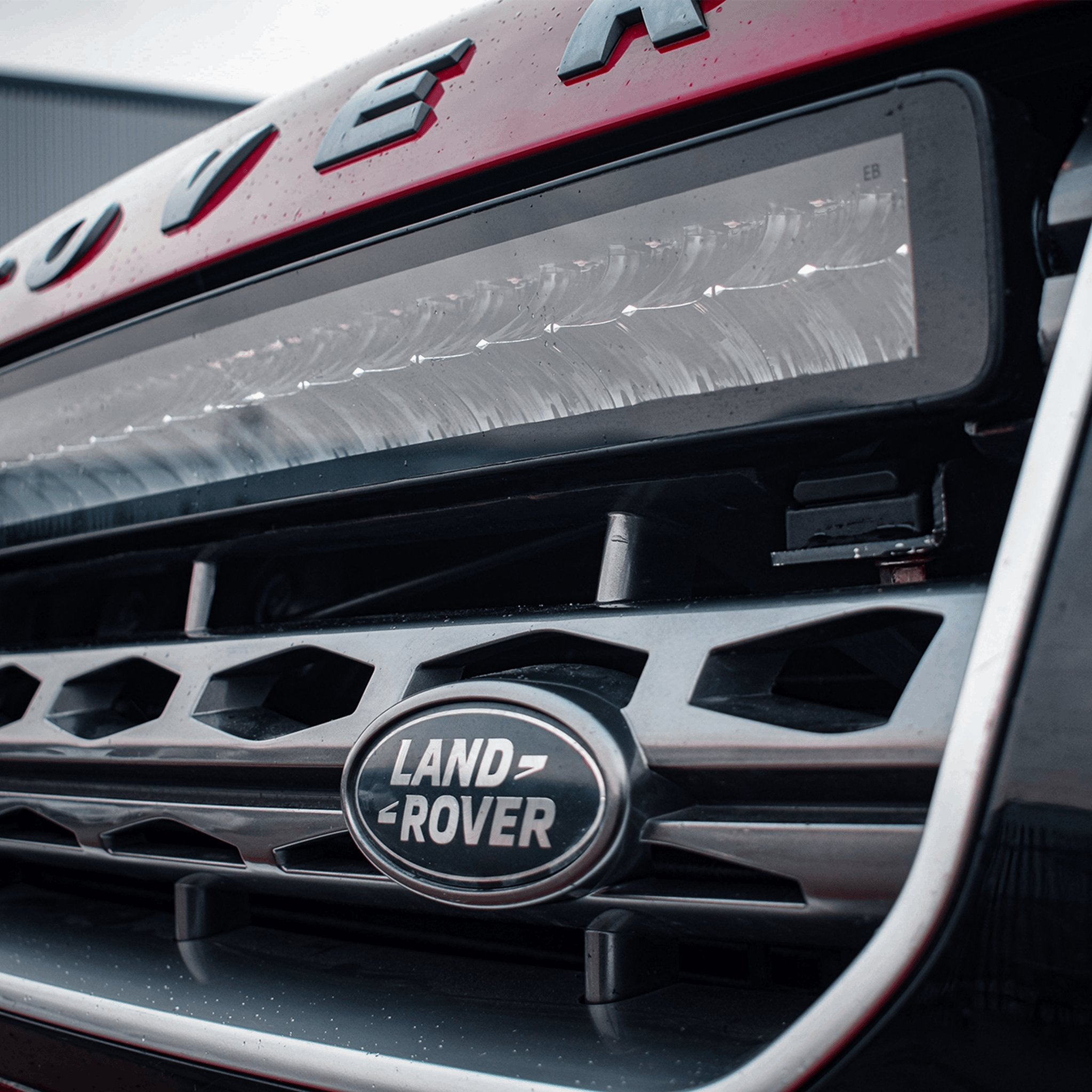 Stealth Land Rover Discovery 4.5 2013-2016 30″ Luminous LED Integration Grille Kit – 25,200 Lumens