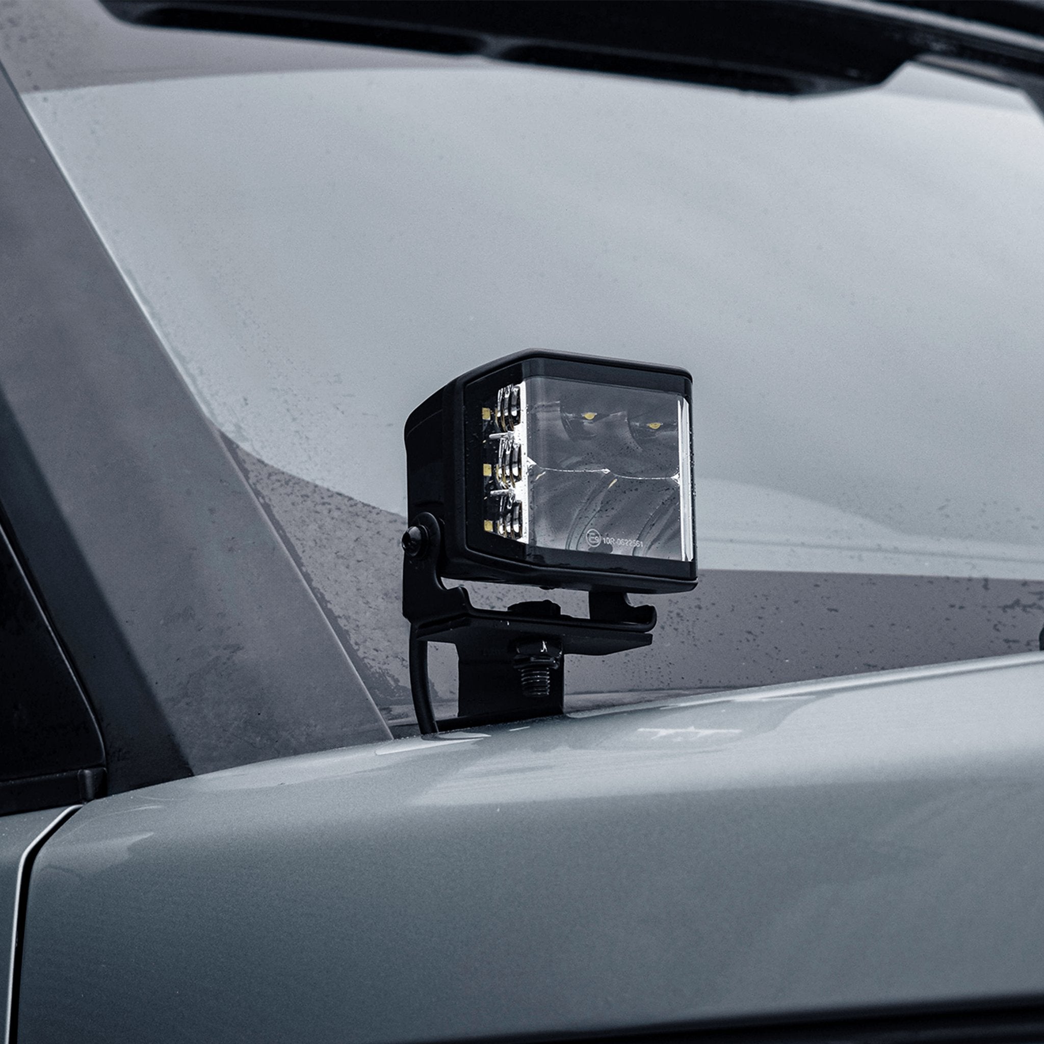 Stealth Land Rover Discovery 3 2004-2009 Twin 4″ Dark Force LED Bonnet Kit – 16,800 Lumens