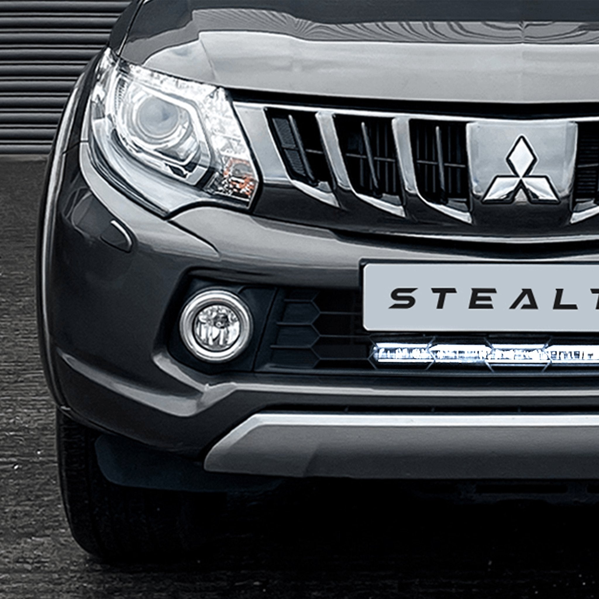 Stealth Mitsubishi L200 2015-2019 20″ Luminous LED Integration Grille Kit – 8,400 Lumens