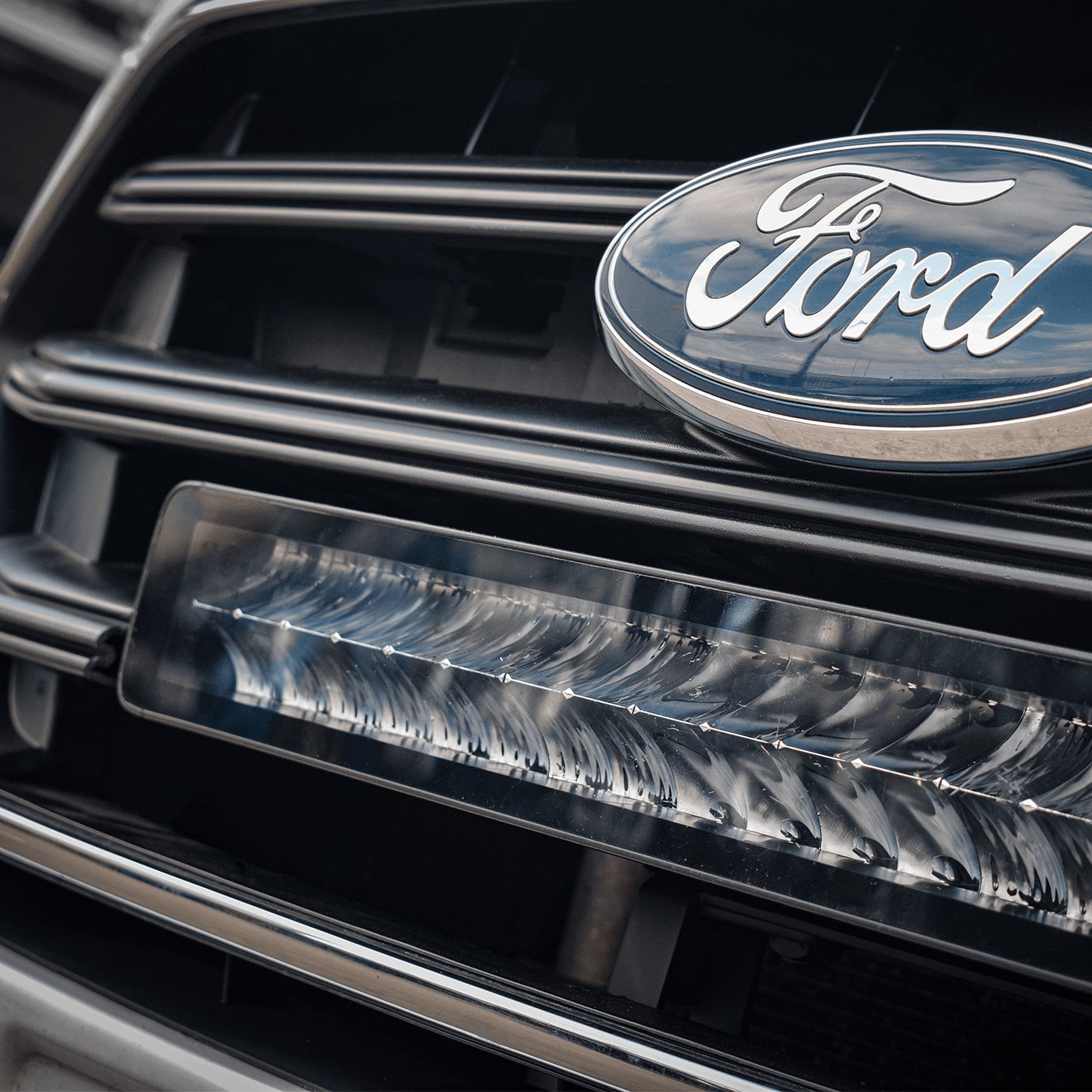 Stealth Ford Transit Custom 2019-2023 21″ Luminous LED Integration Grille Kit – 16,800 Lumens