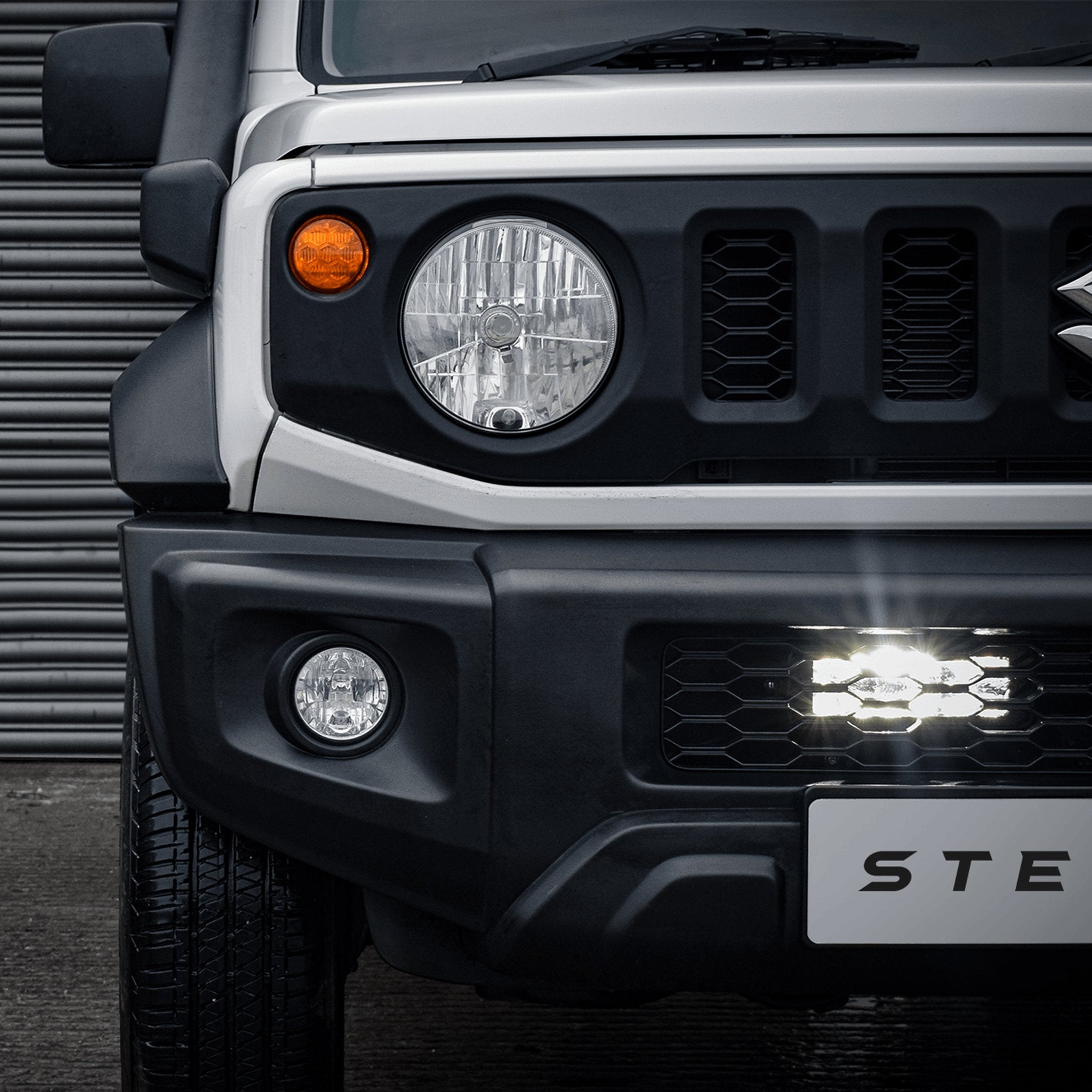 Stealth Suzuki Jimny 2018+ Twin 7″ Luminous LED Integration Grille Kit – 10,080 Lumens